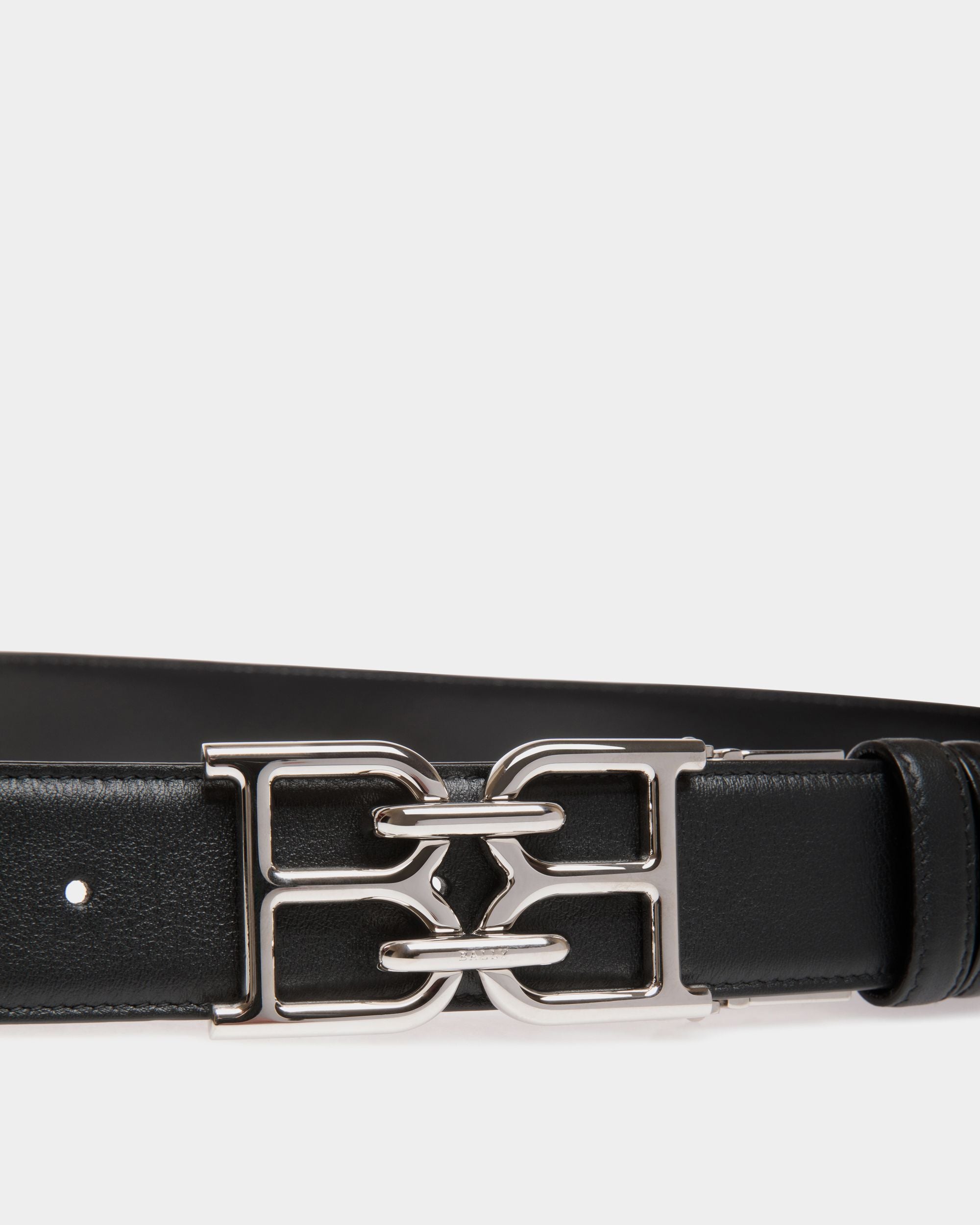 Bally Global - Bally Iconic Buckle Adjustable-Reversible Belt In Black Leather - Black