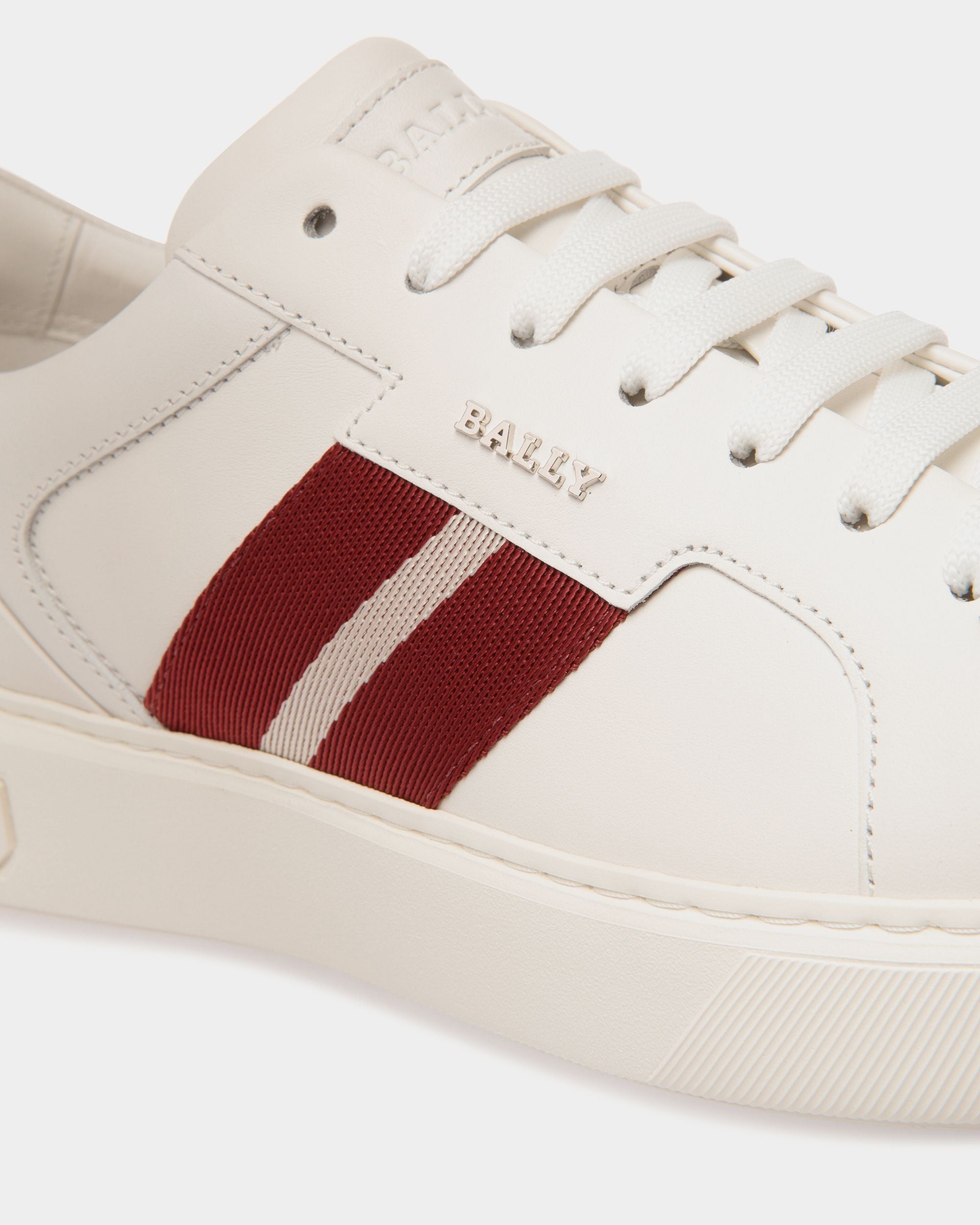 Bally Global - Moony Leather Sneakers In White - Blanco