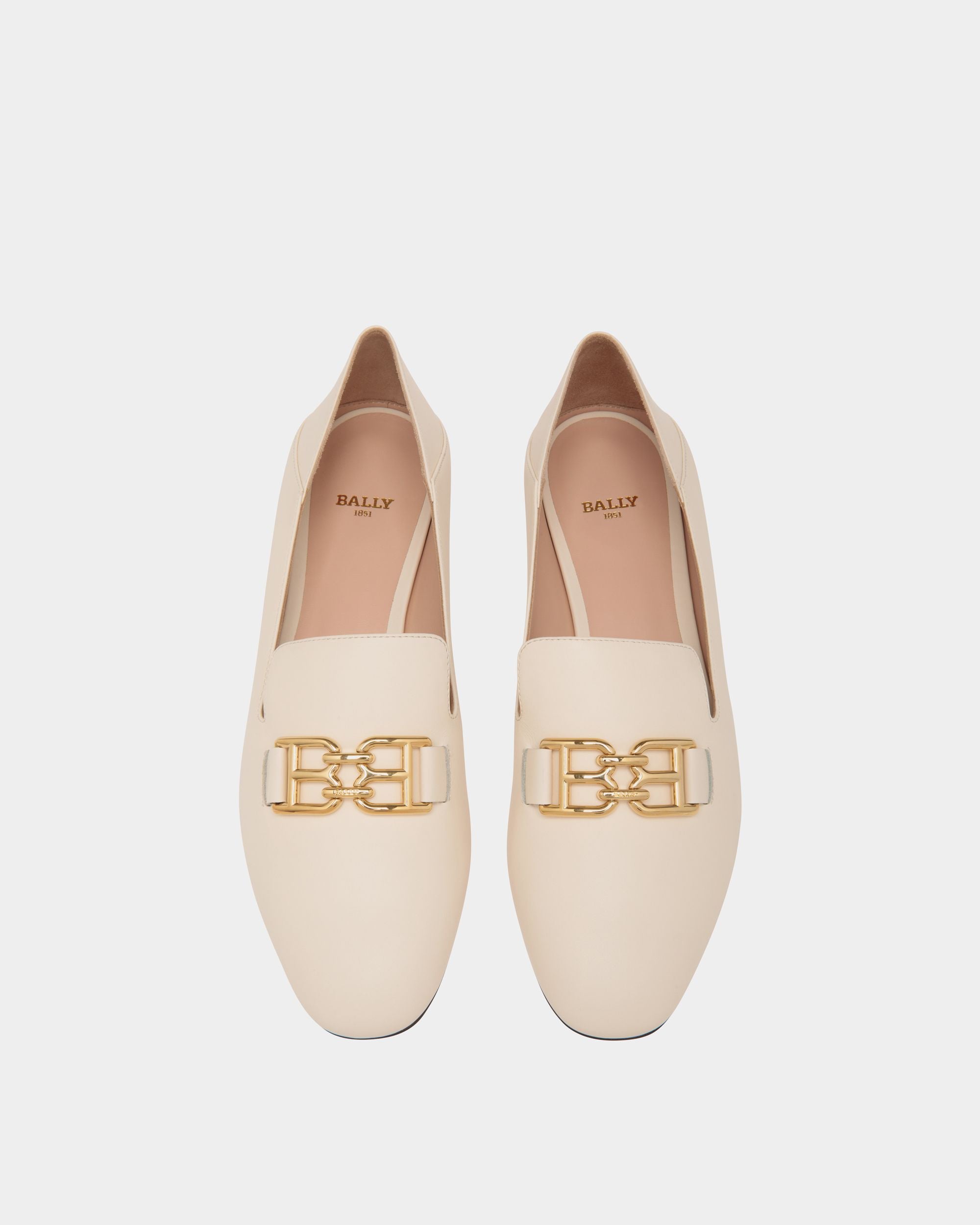 Bally Global - B Chain Flats In White Leather - White