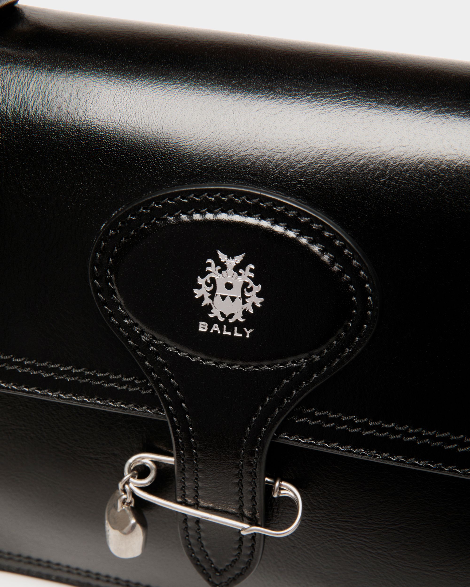 Bally Global - Petit Sac D’épaule Beckett En Cuir Noir Avec Bally Pin - Noir