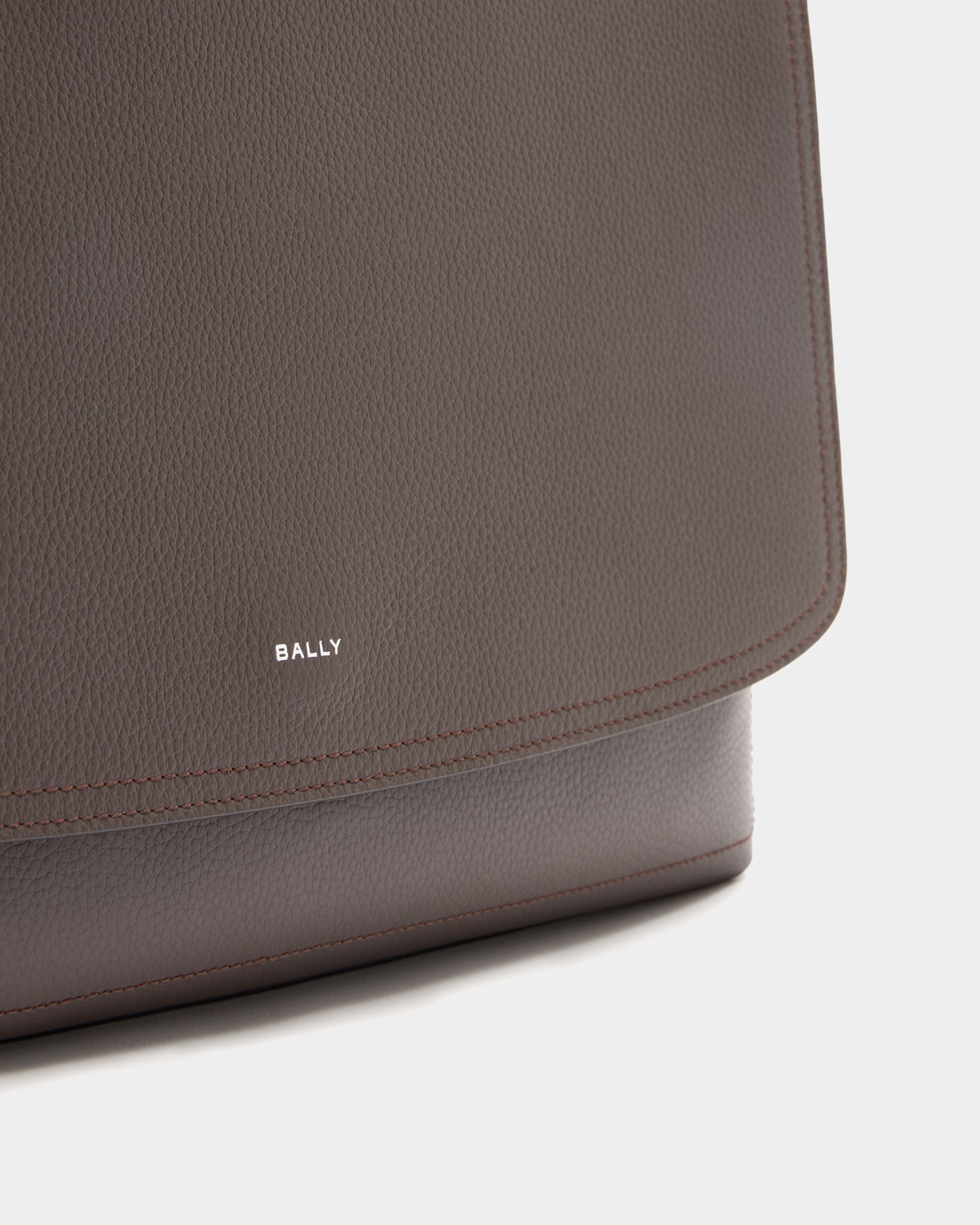 Bally Global - Sac À Bandoulière Capitol En Cuir Grainé Ebano - Marron