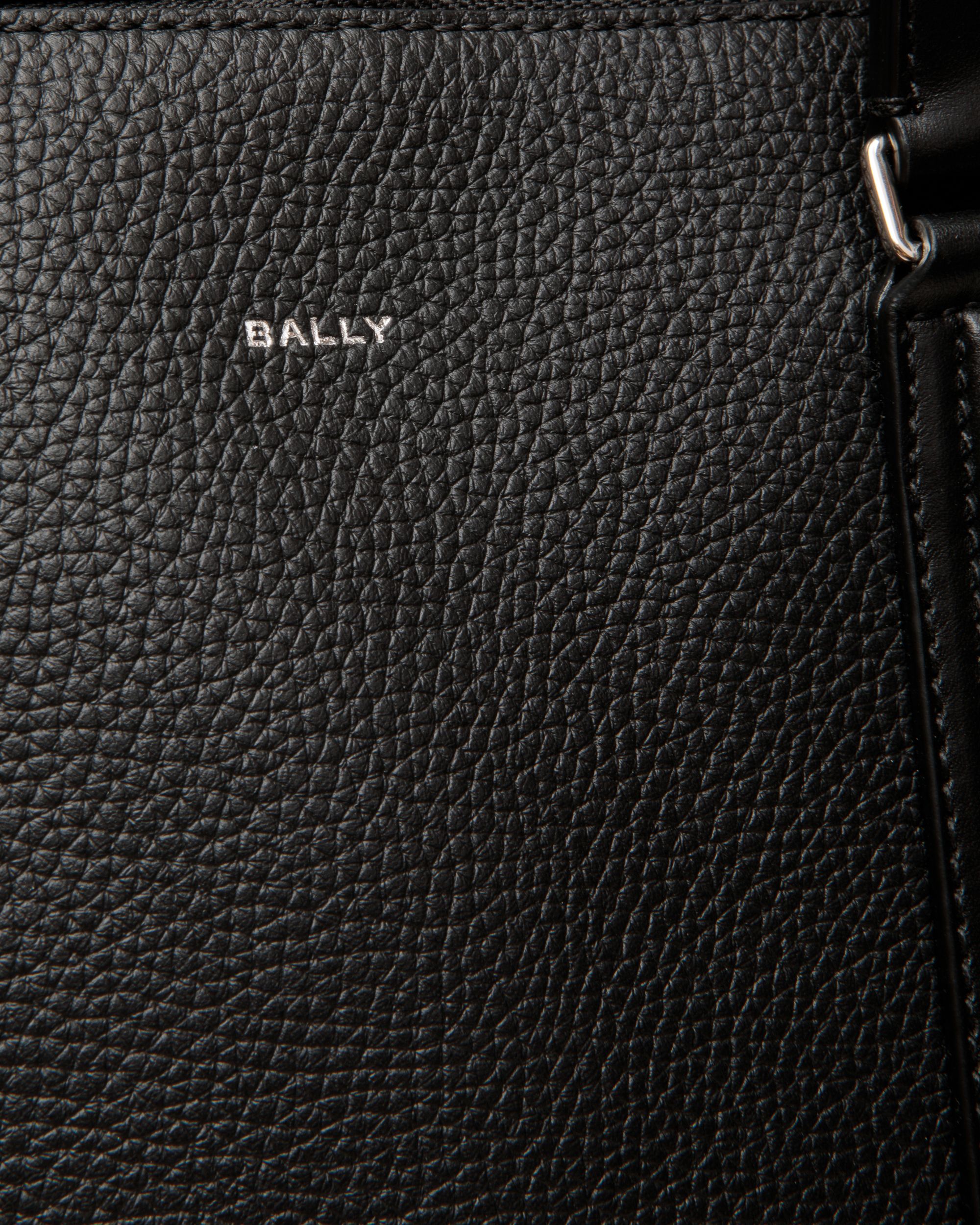 Bally Global - Tote Spin De Piel Granulada Color Negro - Negro