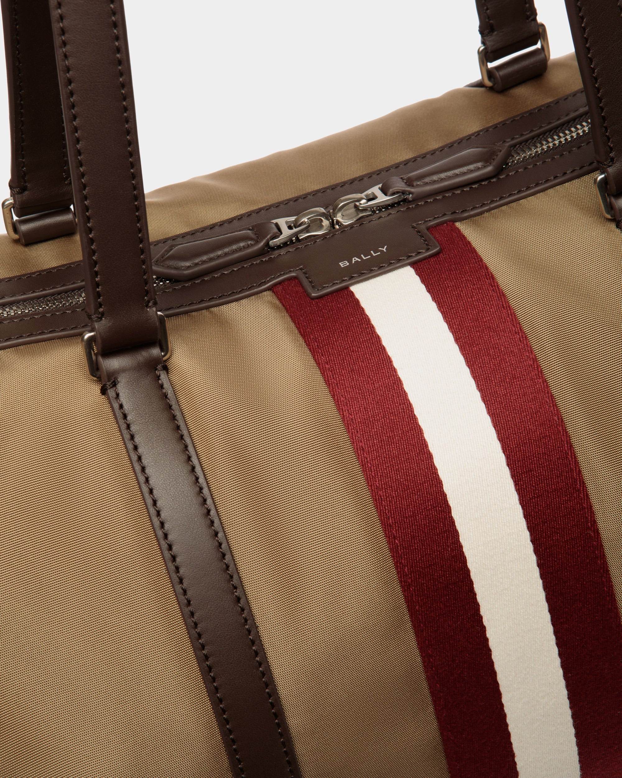Bally Global - Sac De Week-End Code En Nylon Camel - Beige