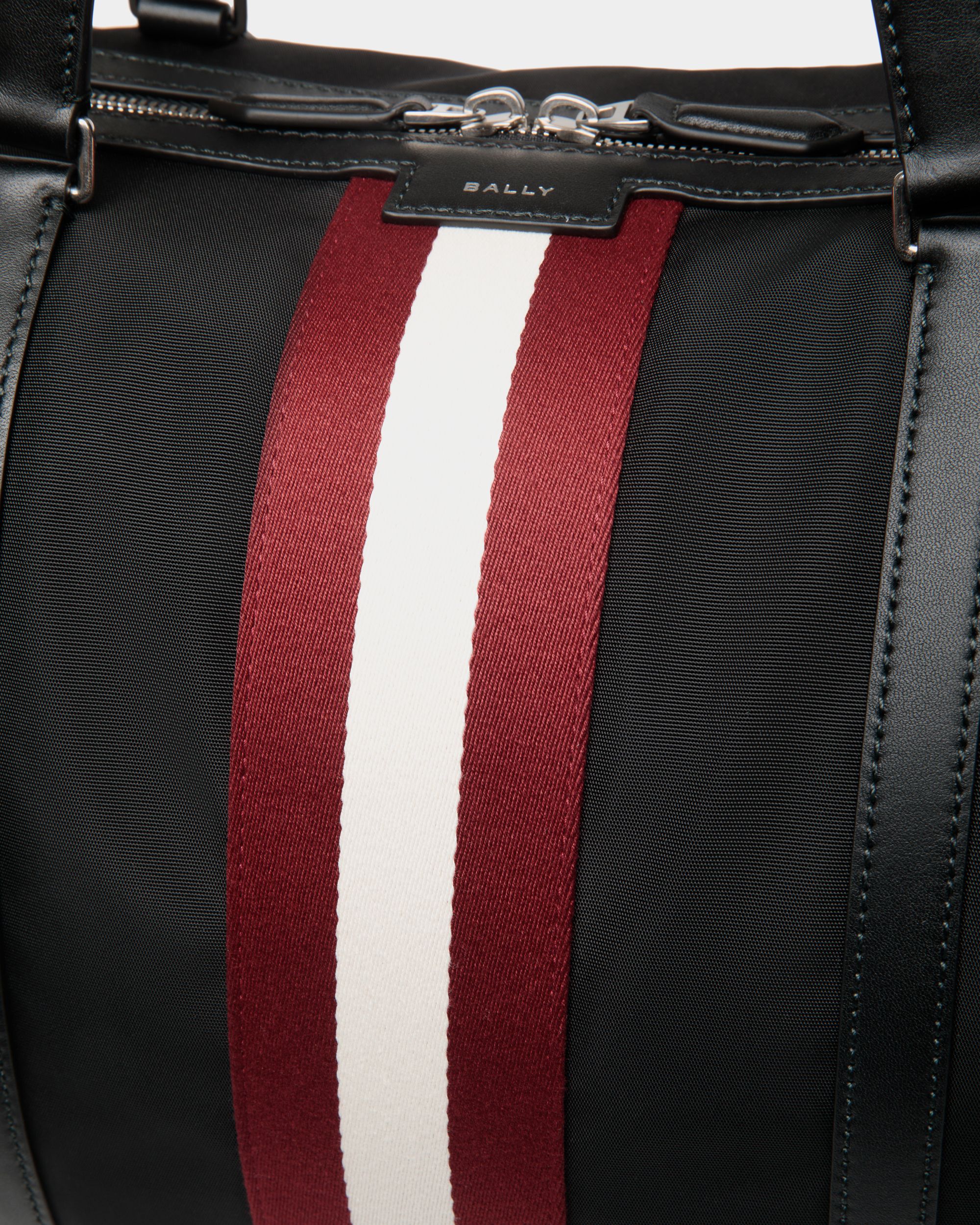 Bally Global - Sac De Week-End Code En Nylon Noir - Noir