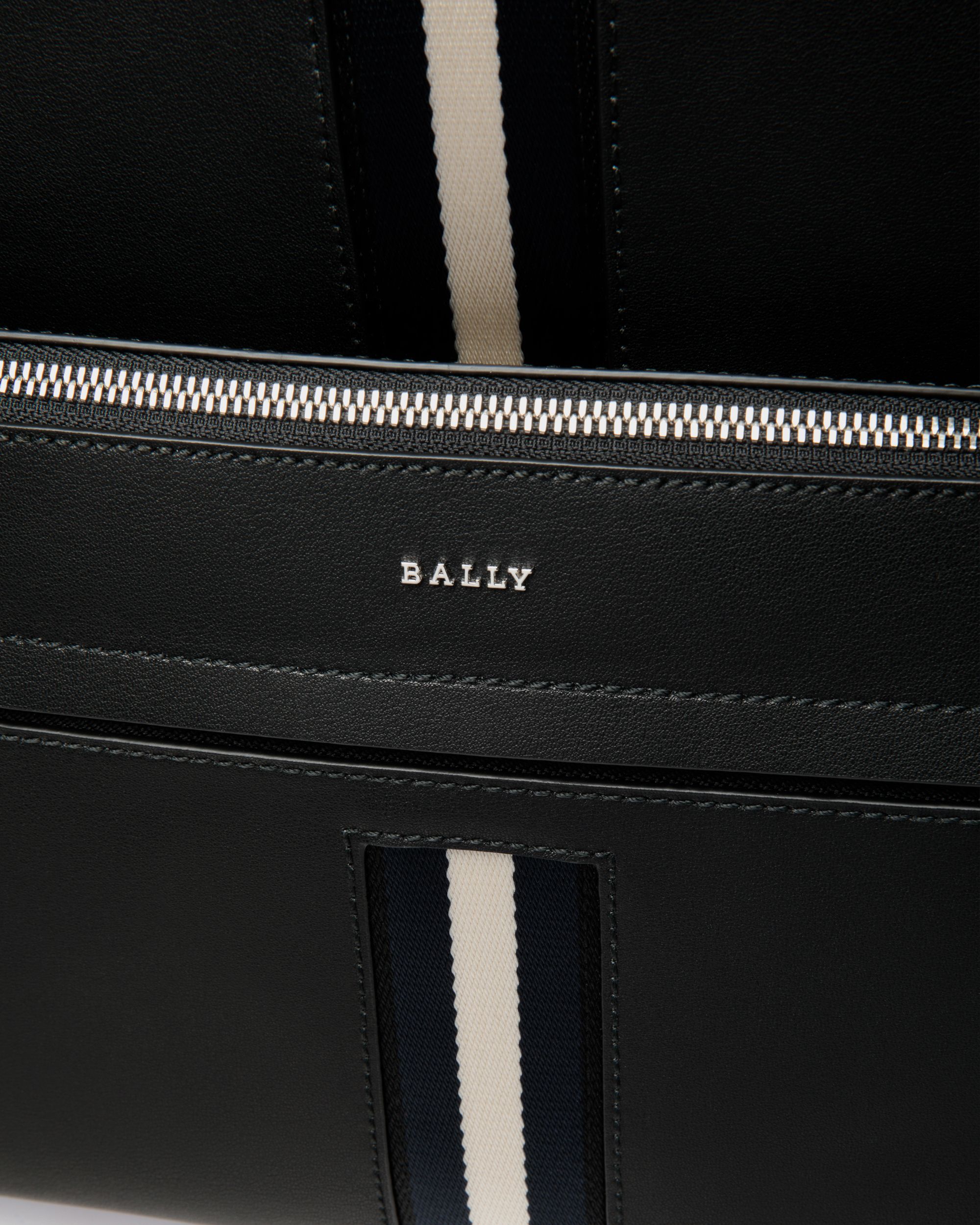 Bally Global - Backpack In Black Leather - Black