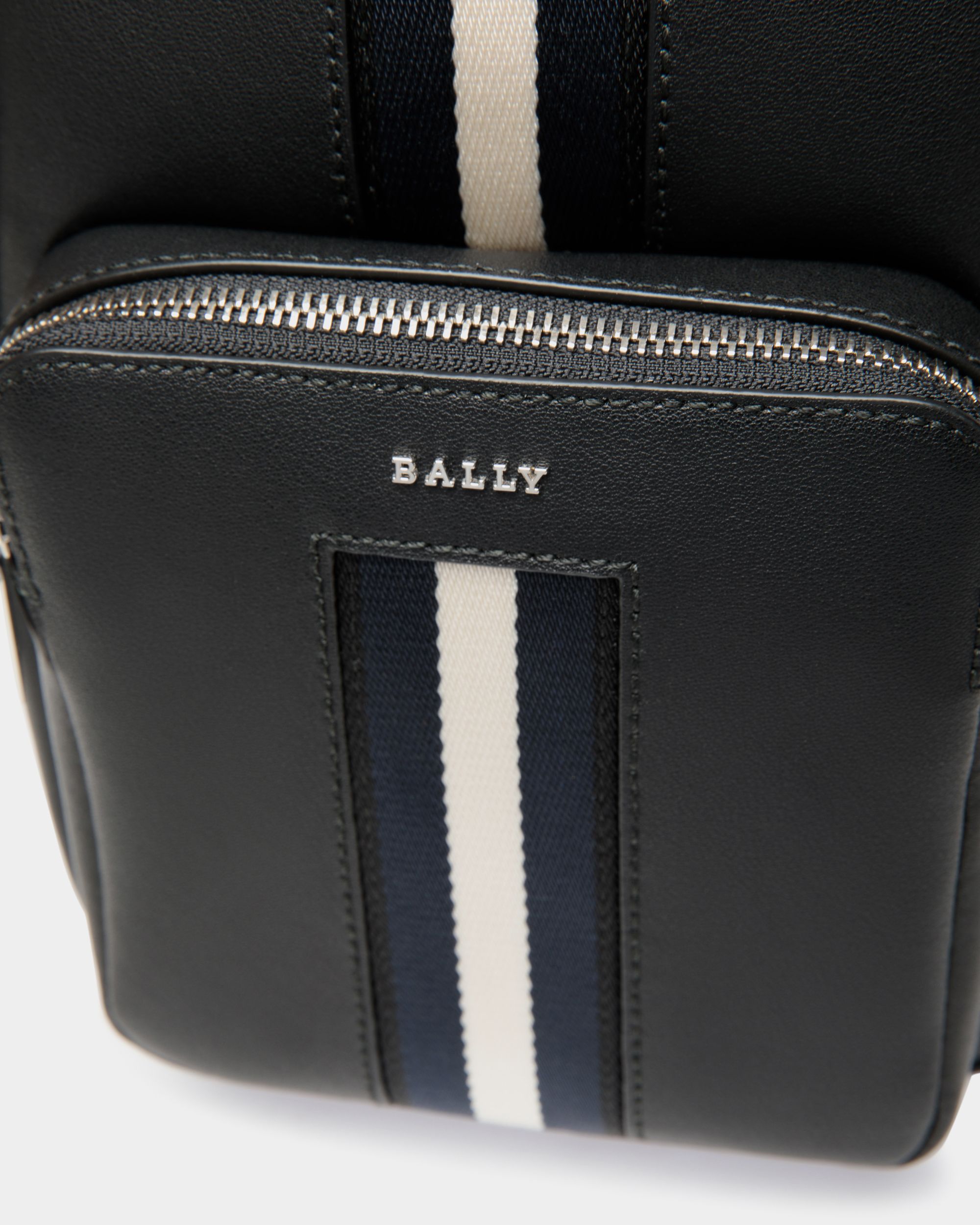 Bally Global - Sling Bag De Piel Negra - Black