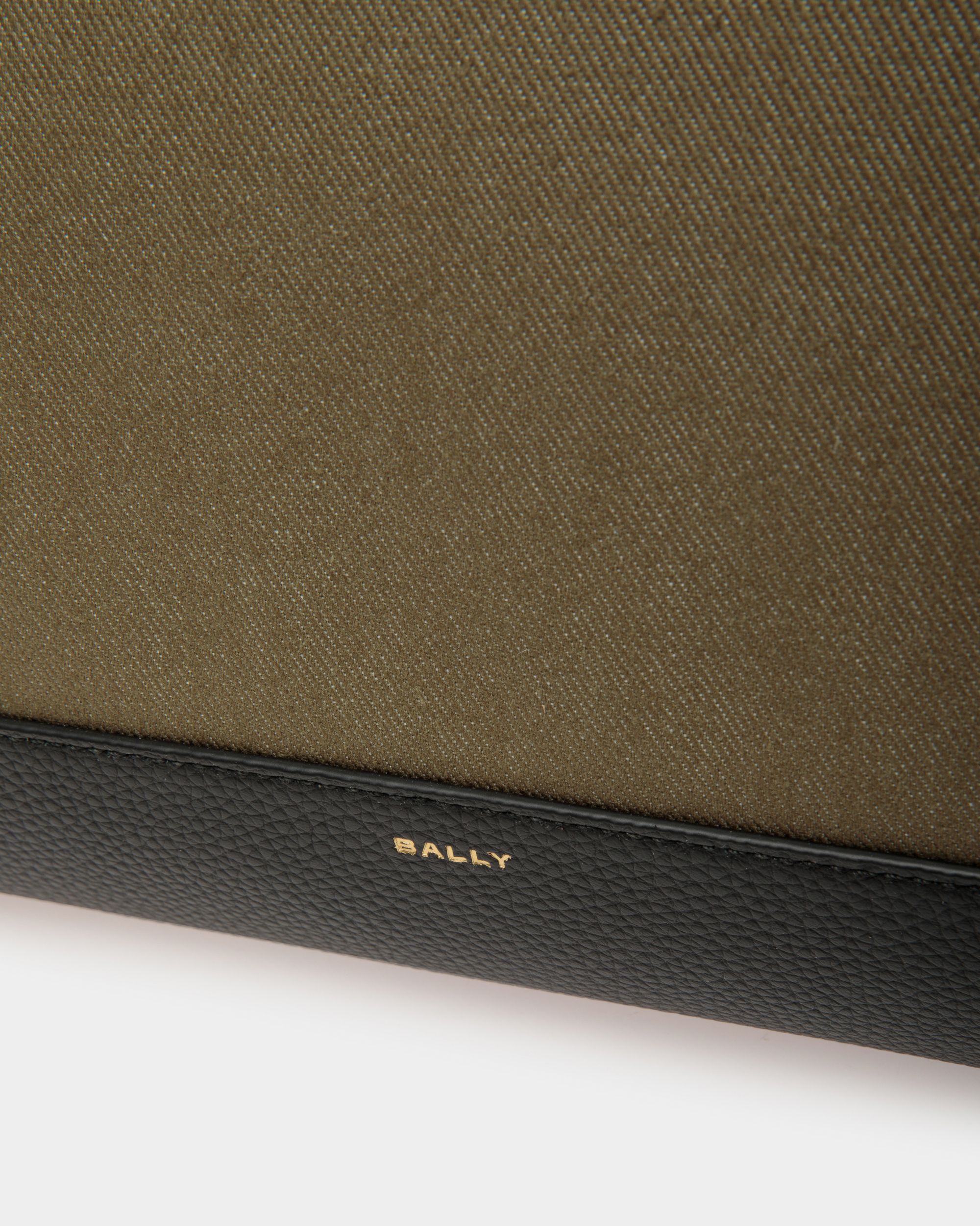 Bally Global - Bar Weekender in Canvas And Leather - Green