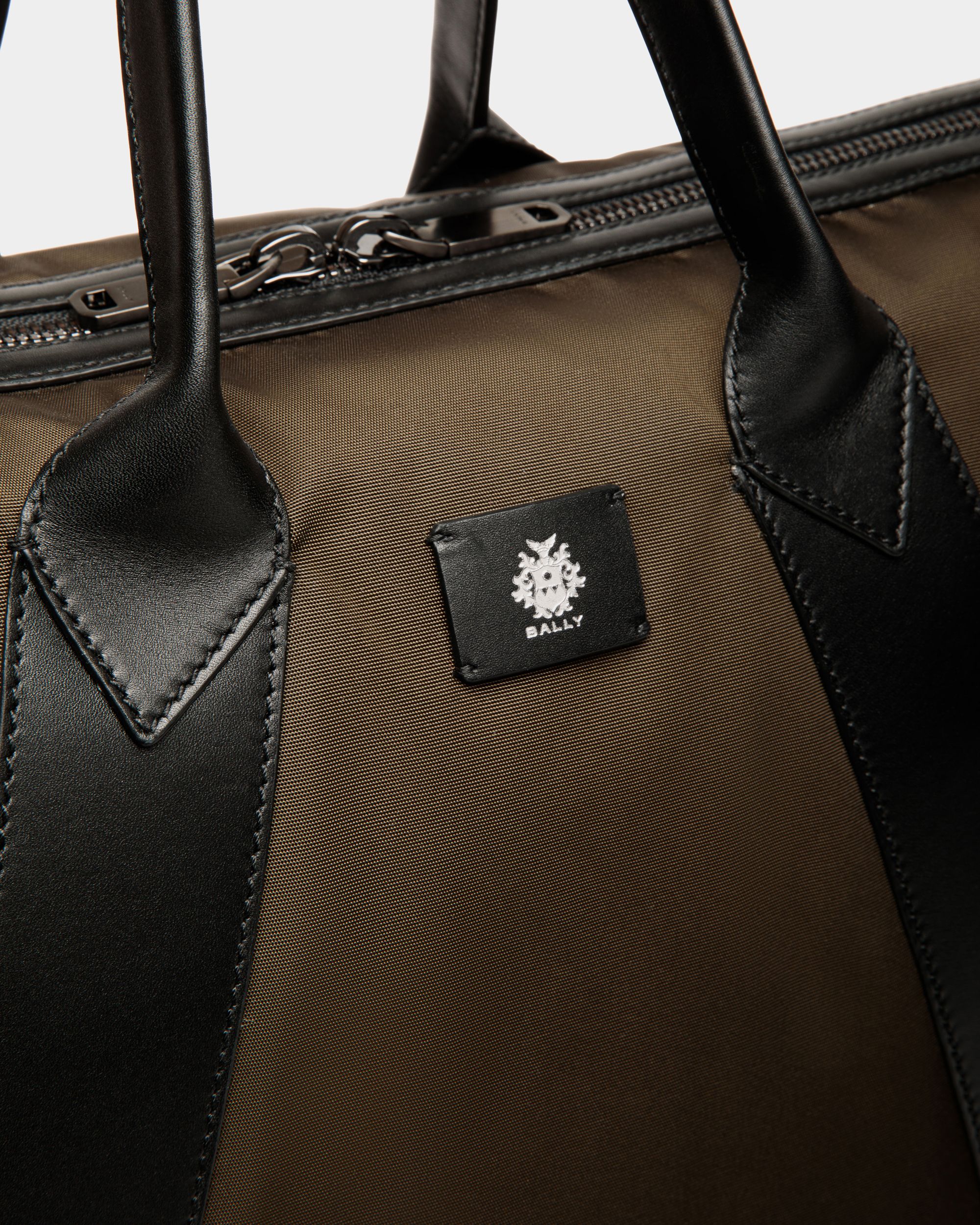 Bally Global - Bolsa De Fin De Semana Adrien Brody Travel Collection De Nailon Military Green Y Negro - Verde