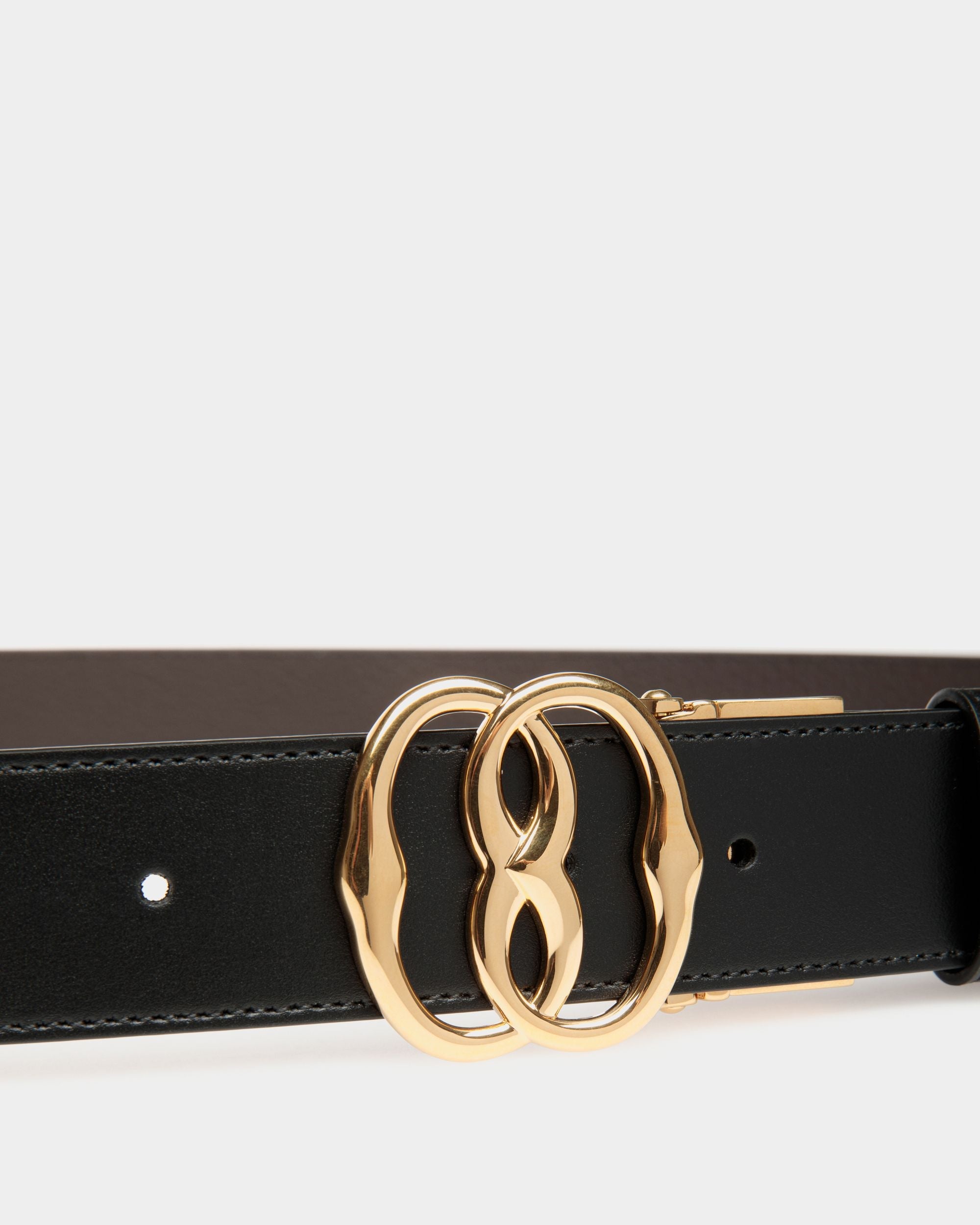 Bally Global - Bally Iconic Buckle Adjustable-Reversible Belt In Black Leather - Black