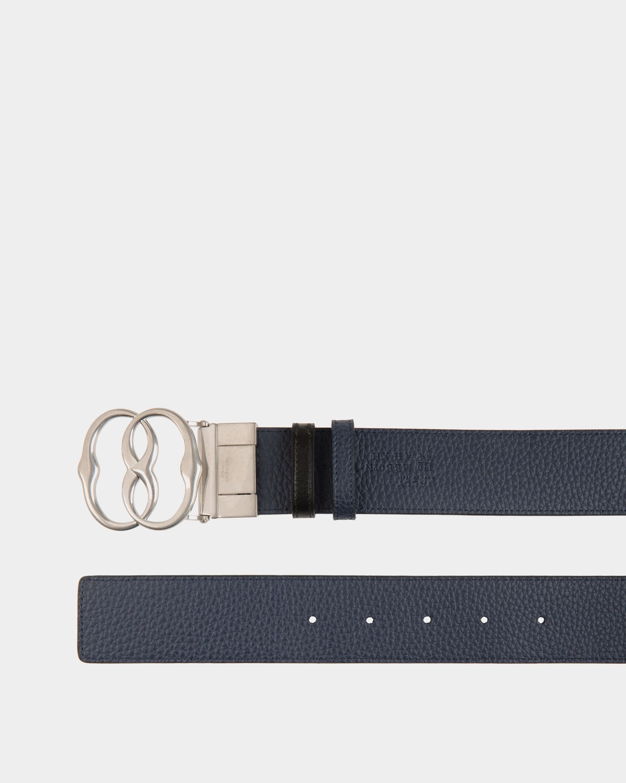 Bally Global - Emblem 40mm Adjustable and Reversible Belt in Navy Blue and Black Leather - Multicolor