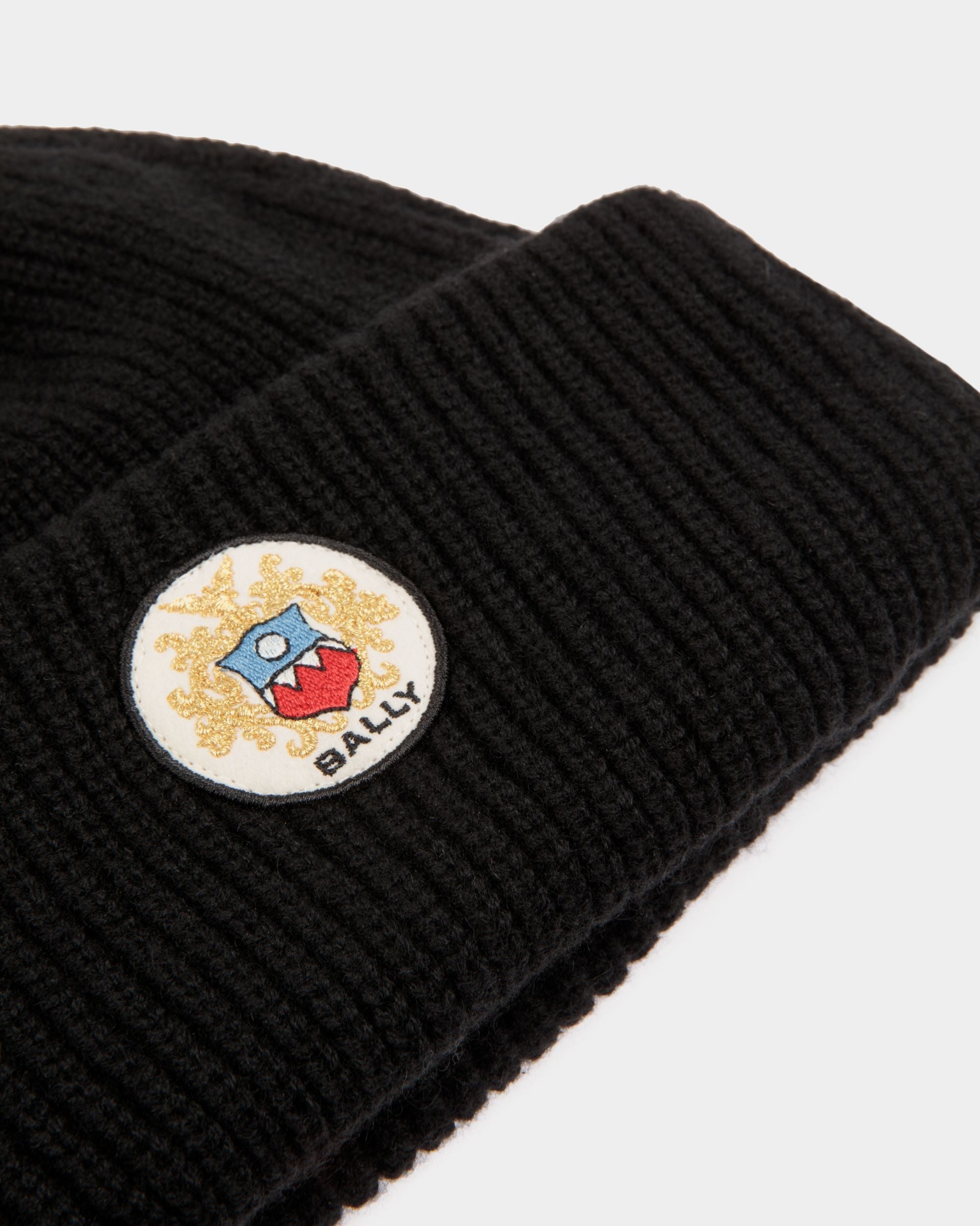 Bally Global - Beanie With Bally Crest Logo In Black Cashmere - Negro