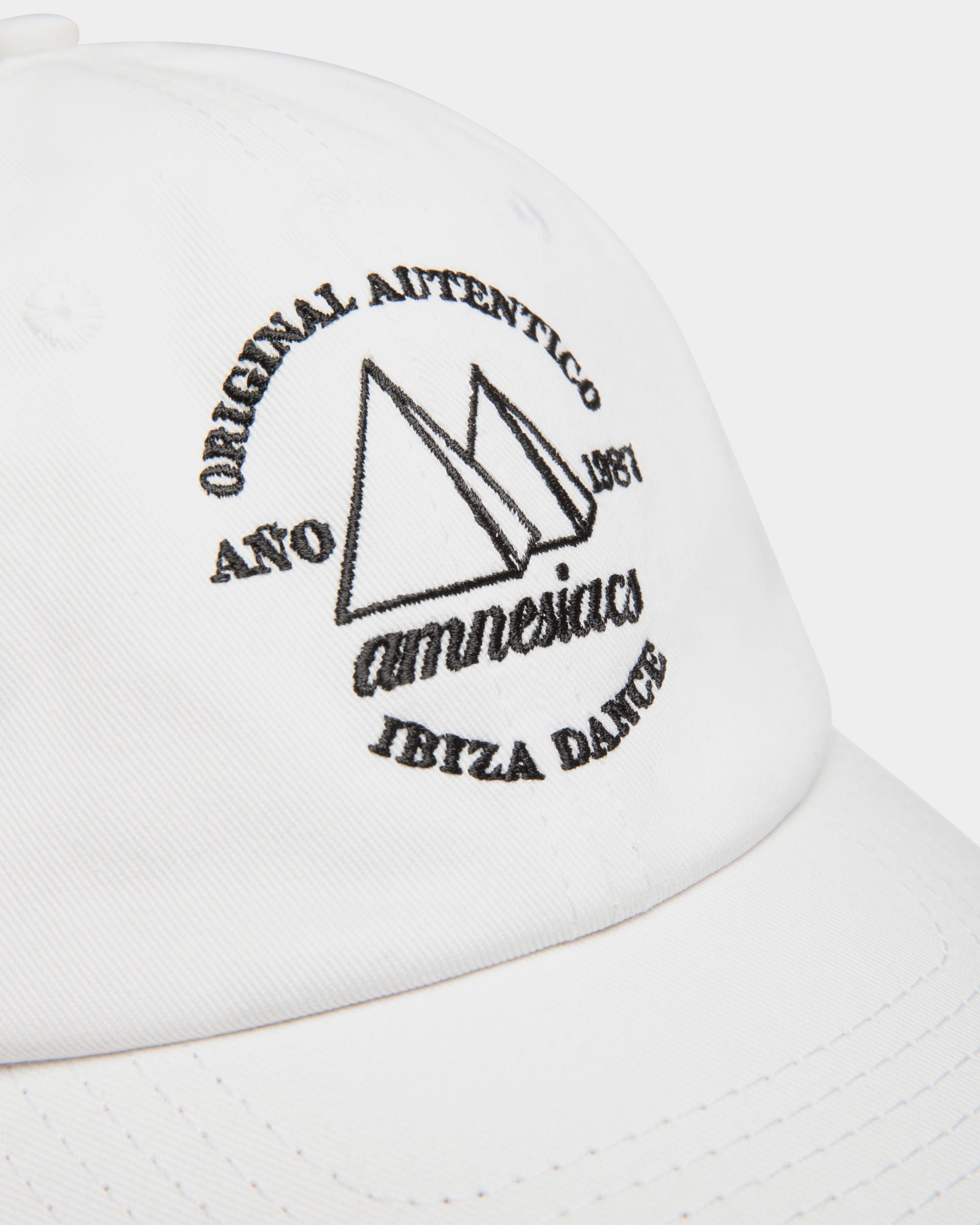 Bally Global - Gorra DJ Leo Mas X Bally De Algodón Blanco Con Bordado Amnesia - Blanco