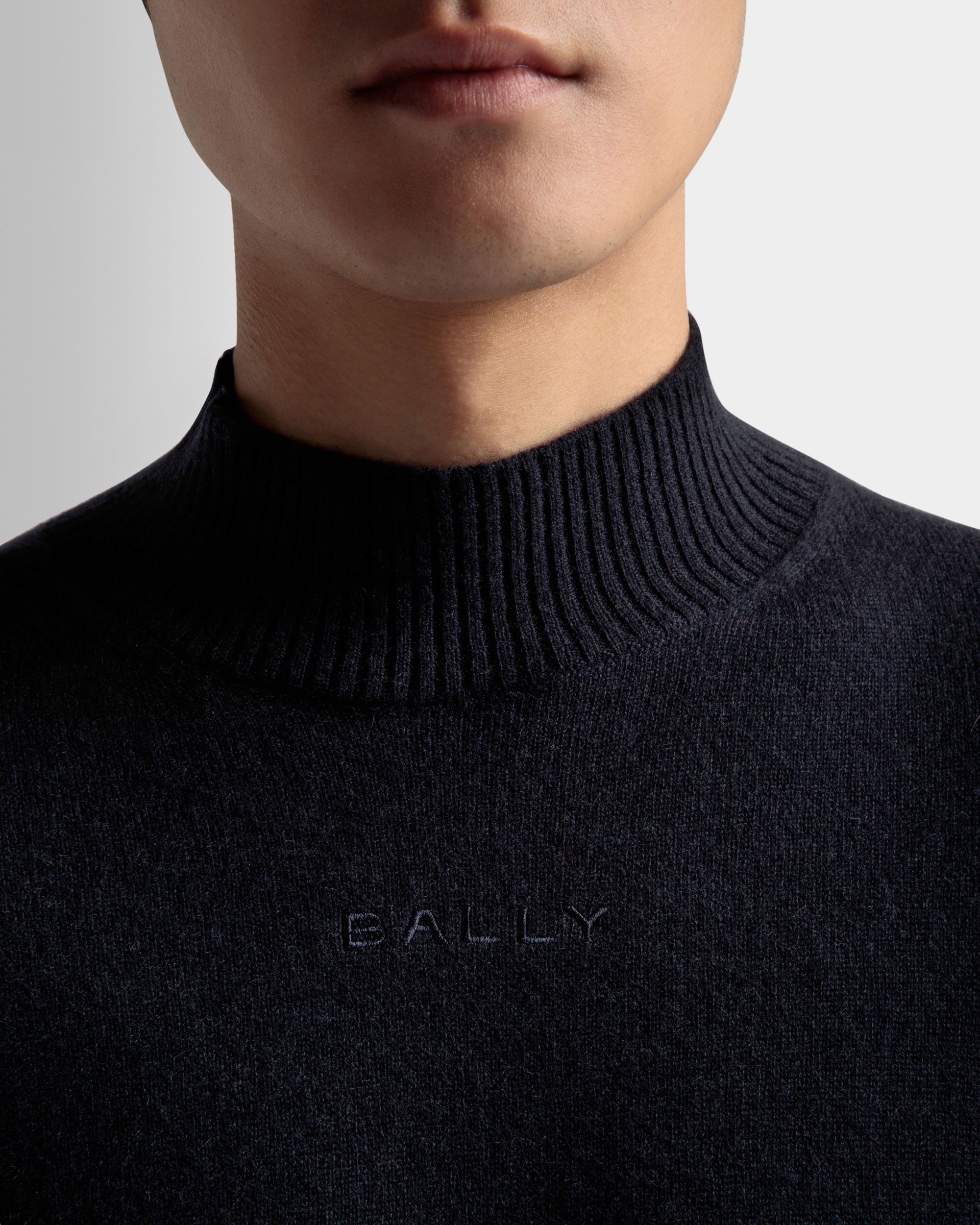 Bally Global - Turtleneck Sweater In Dark Blue Cashmere - Blue