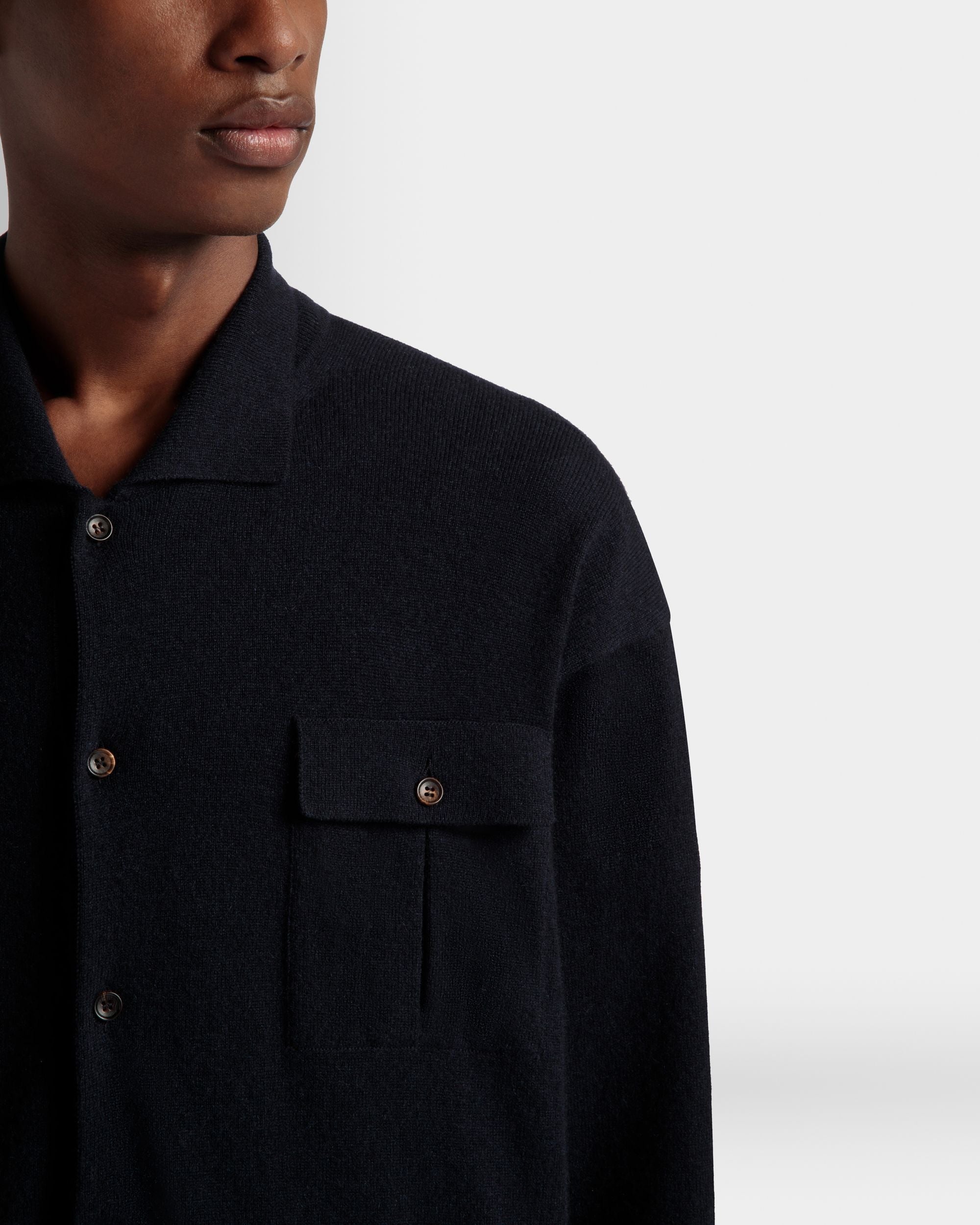 Bally Global - Chemise À Manches Longues Avec Logo En Cachemire Navy Blue - Bleu