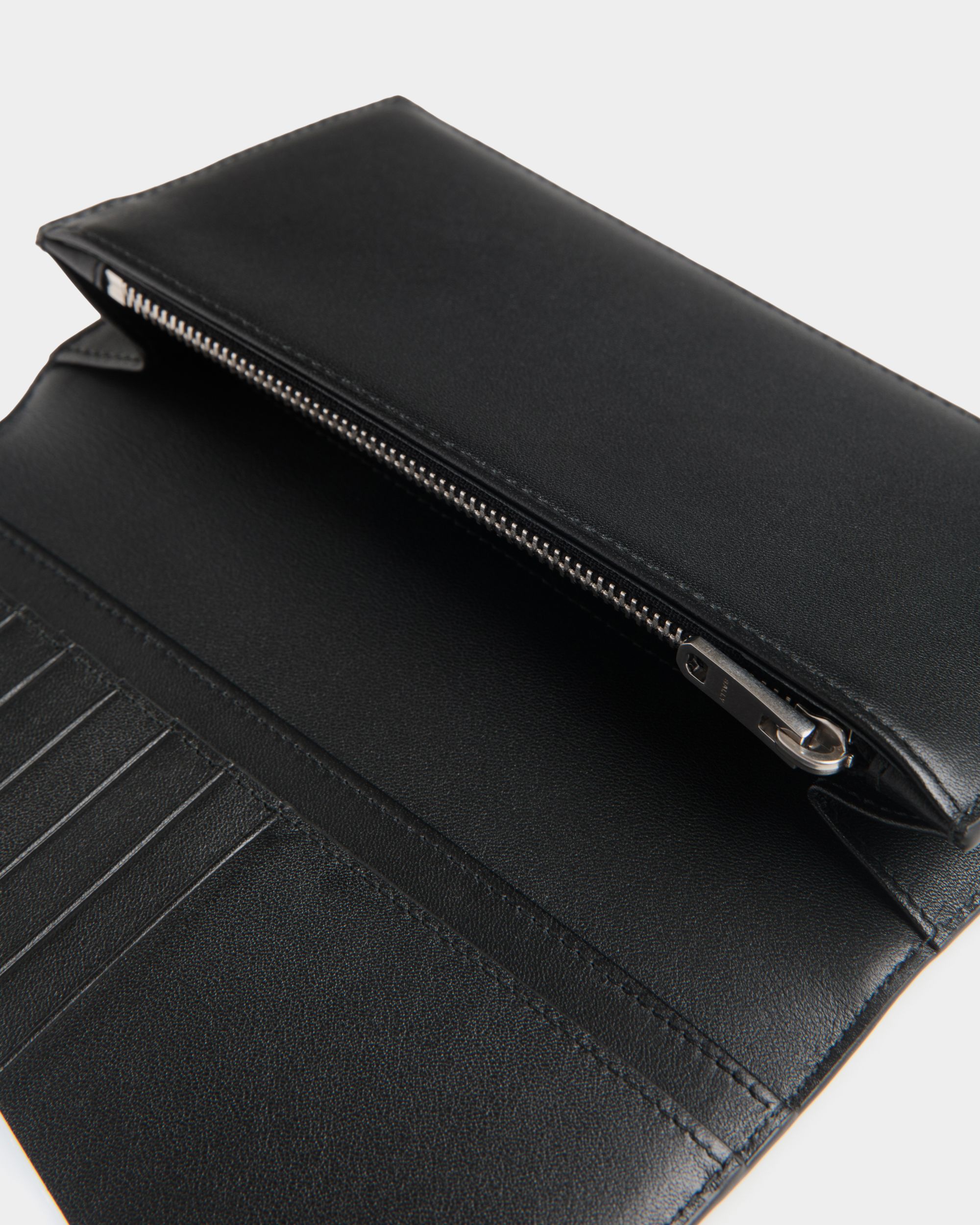 Bally Global - Mythos Continental Wallet In Black Recycled Leather - Black