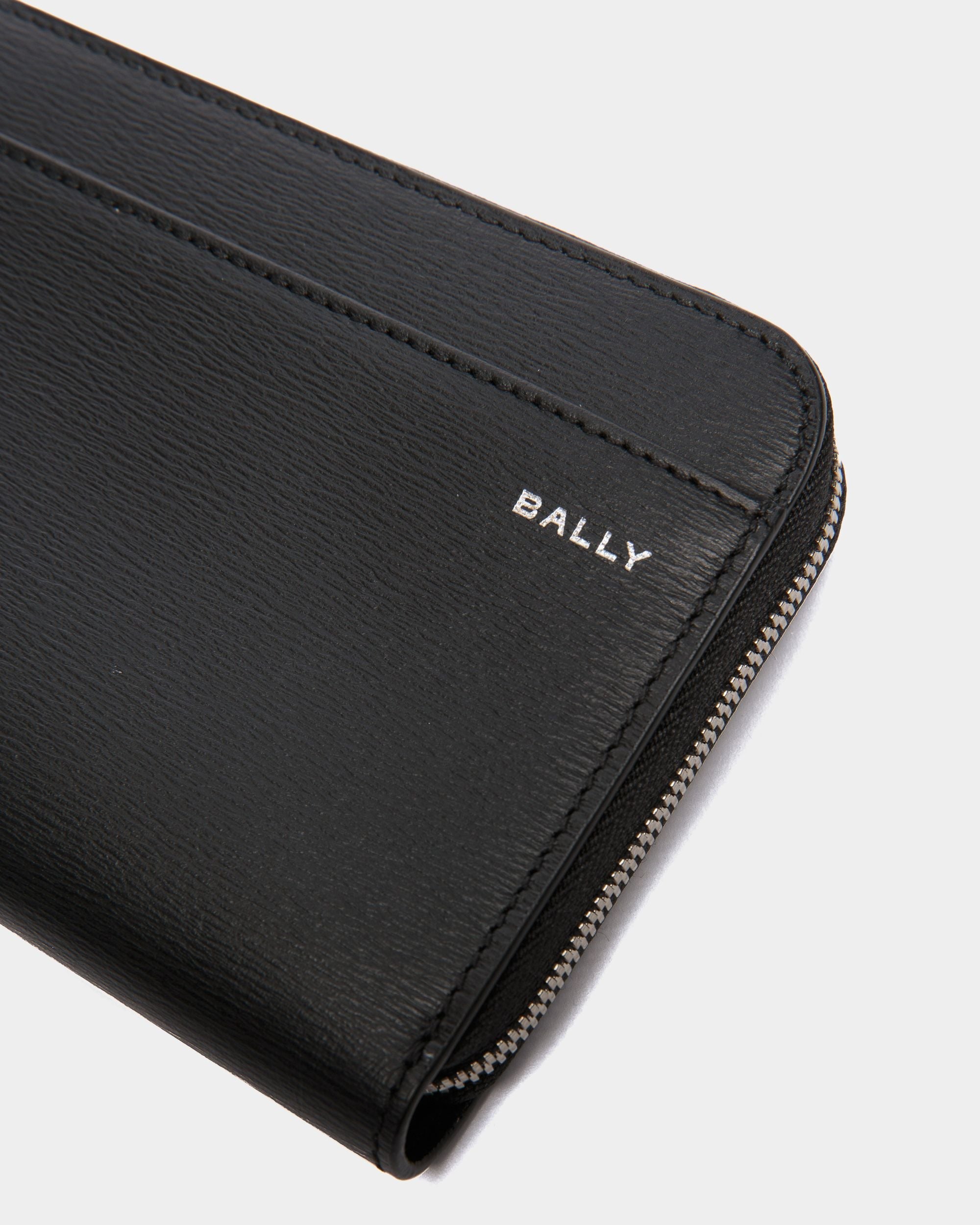 Bally Global - Crossing Zip Around Wallet in Leather - Black
