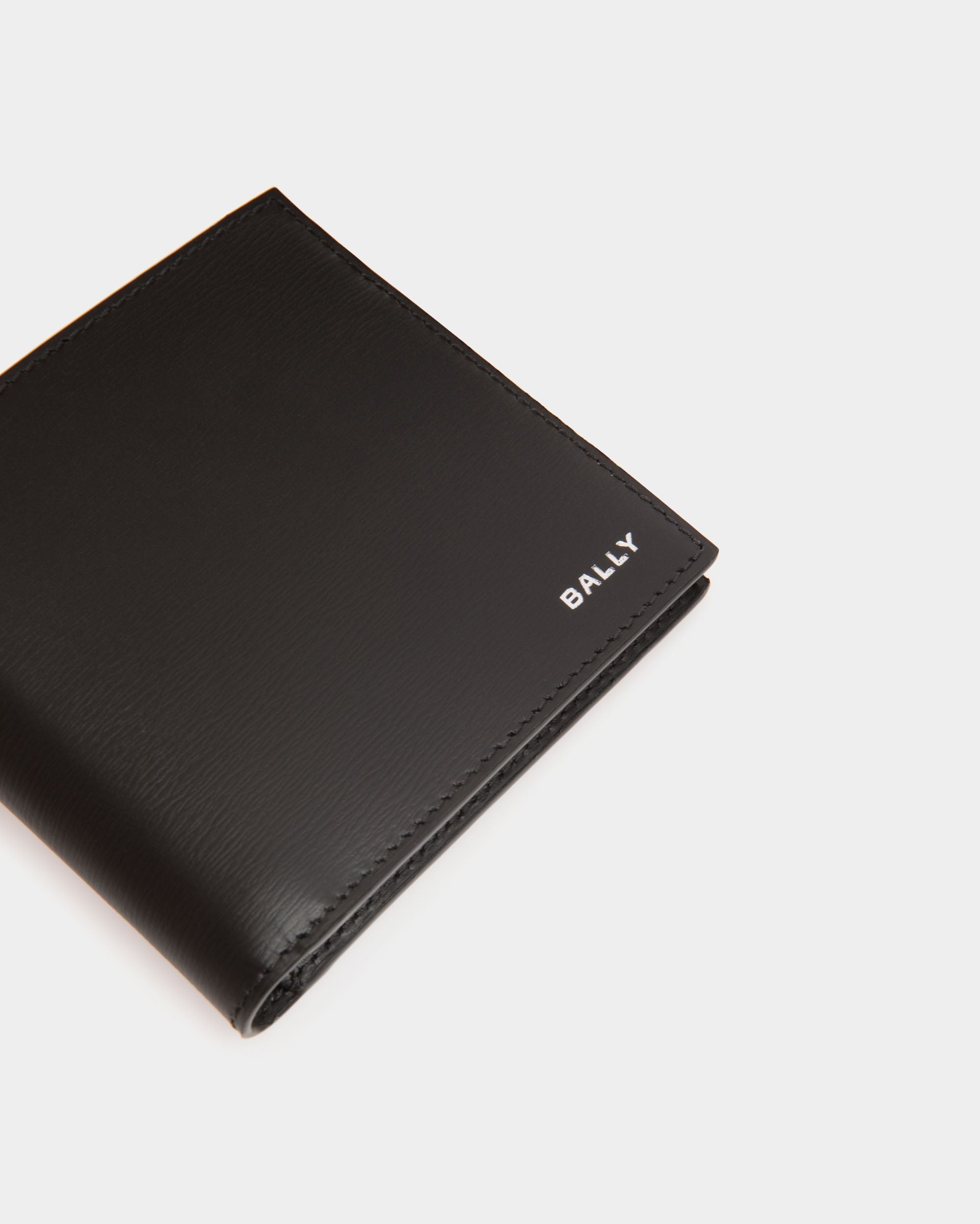 Bally Global - Crossing Bifold In Black Leather - Black