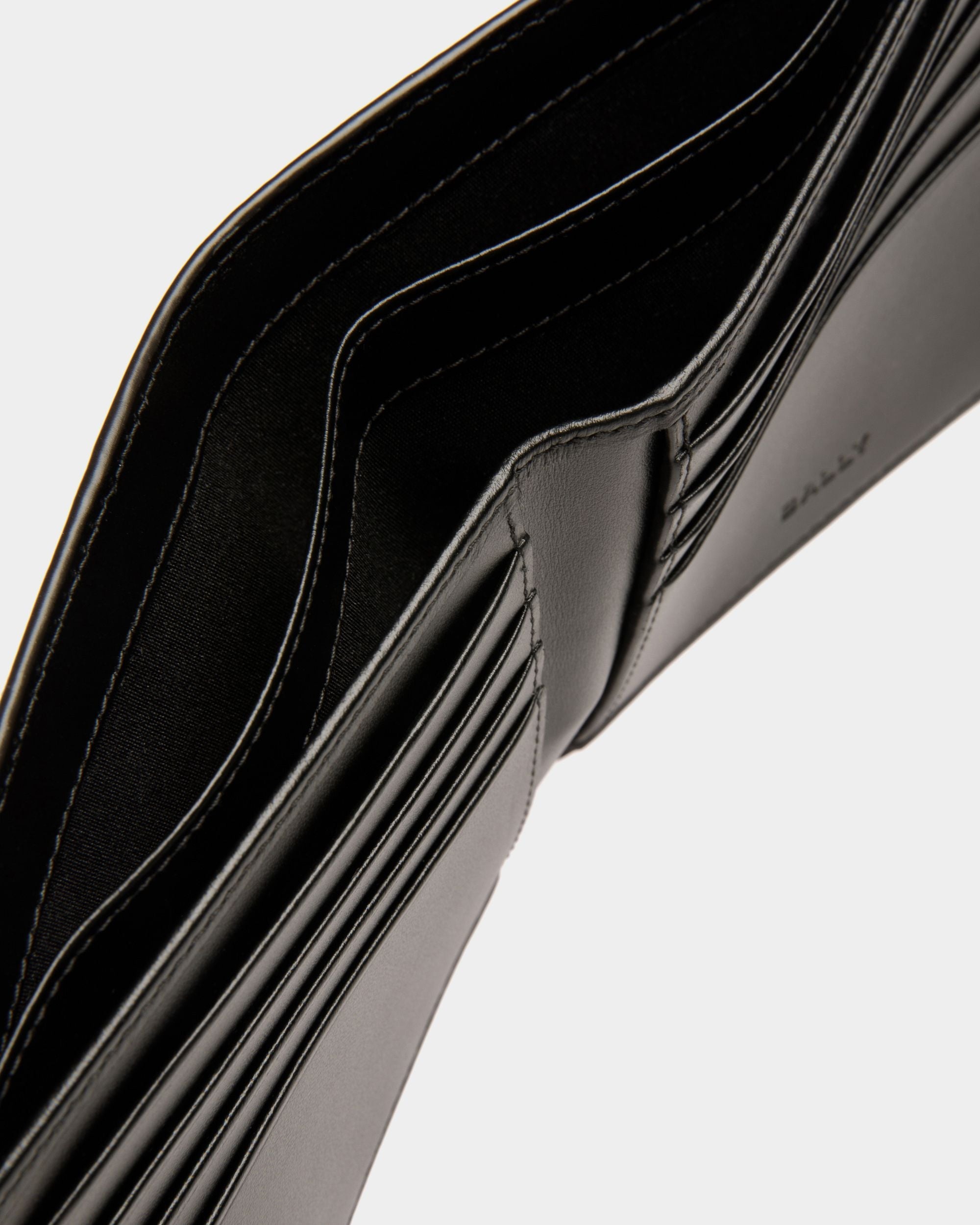 Bally Global - Lago Wallet In Brown Leather - Brown