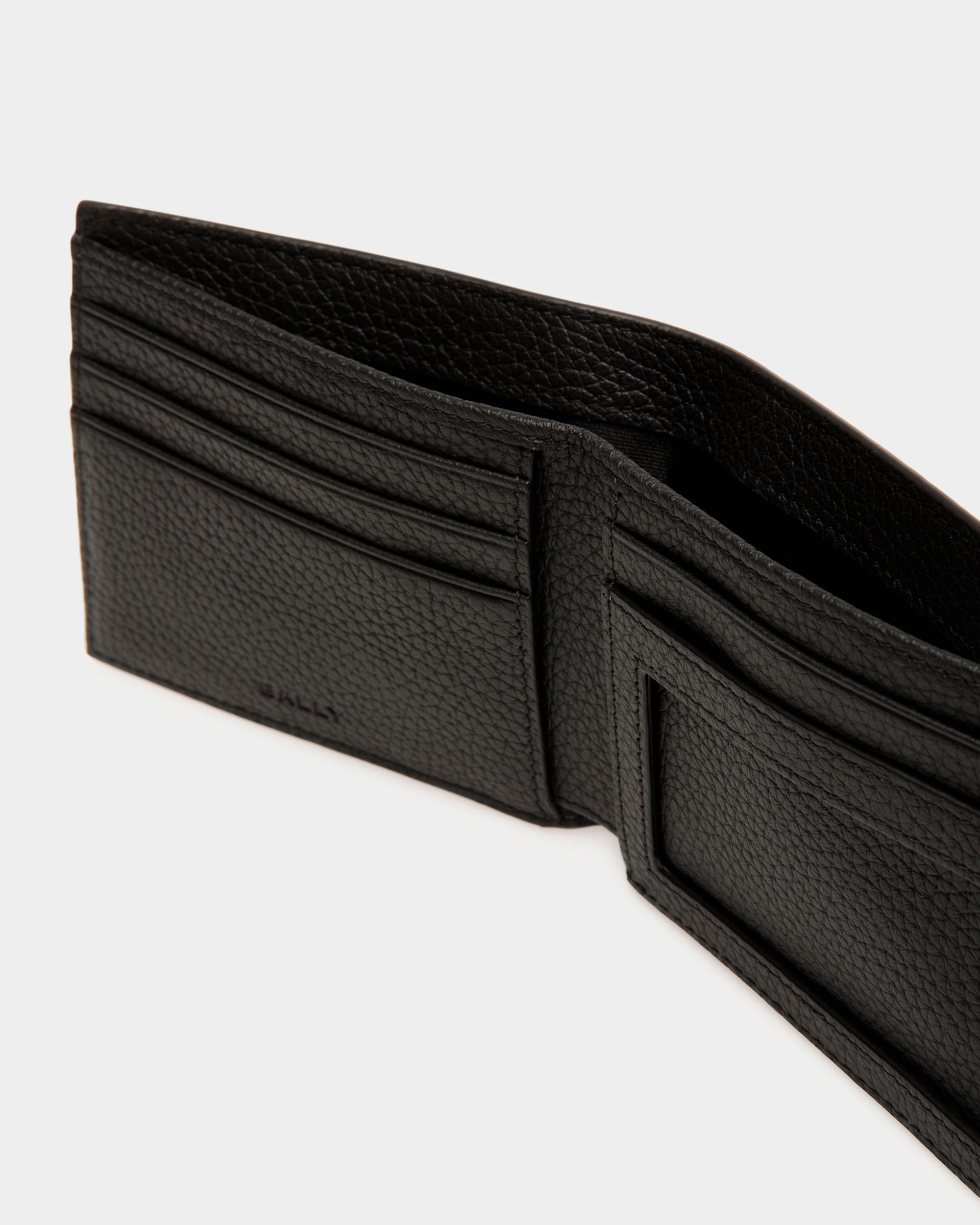 Bally Global - Ribbon Bifold In Black Leather - Black