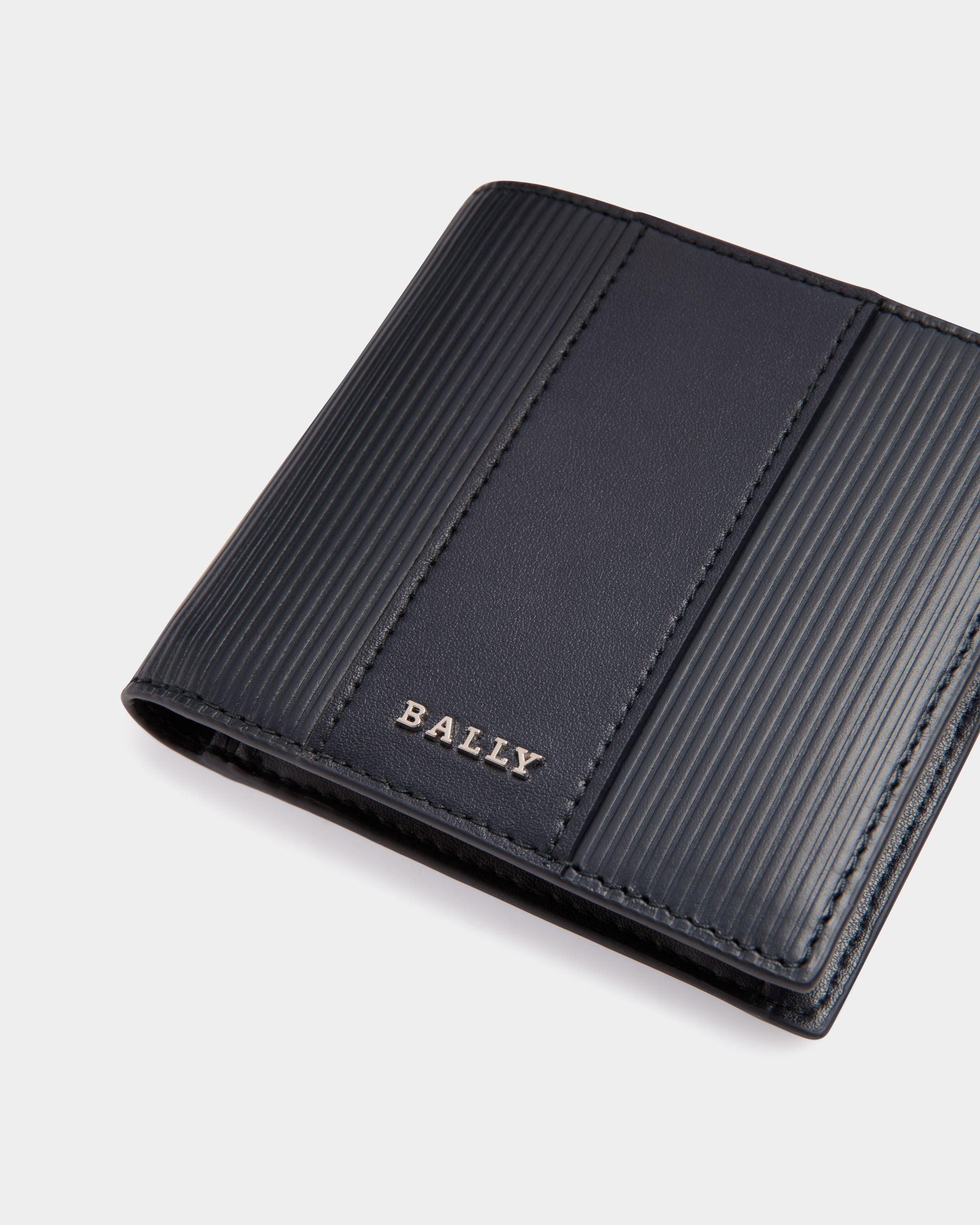 Bally Global - Wallet in Blue Embossed Leather - Blue