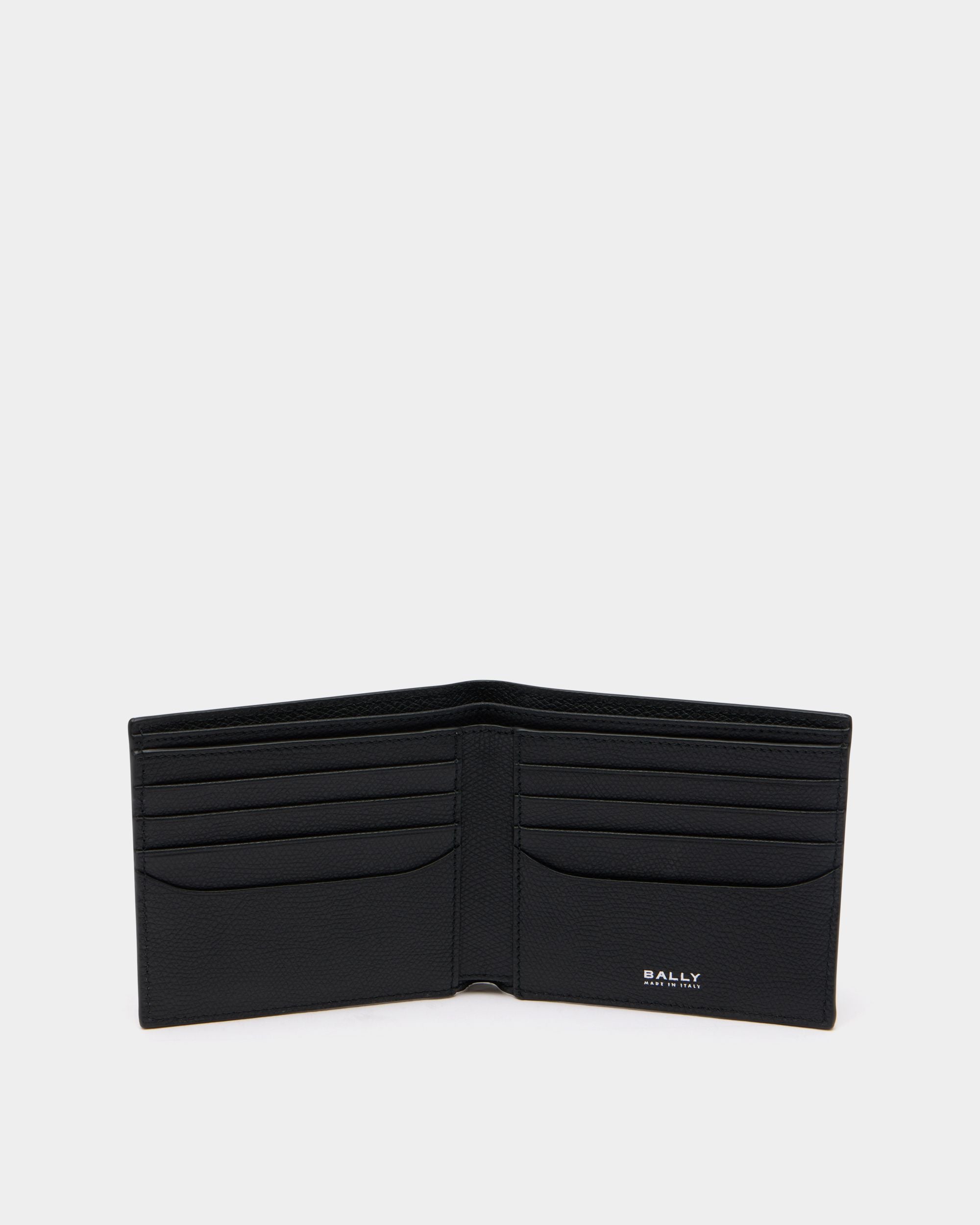 Bally Global - Bally Essential Wallet in Black Grained Leather - Black