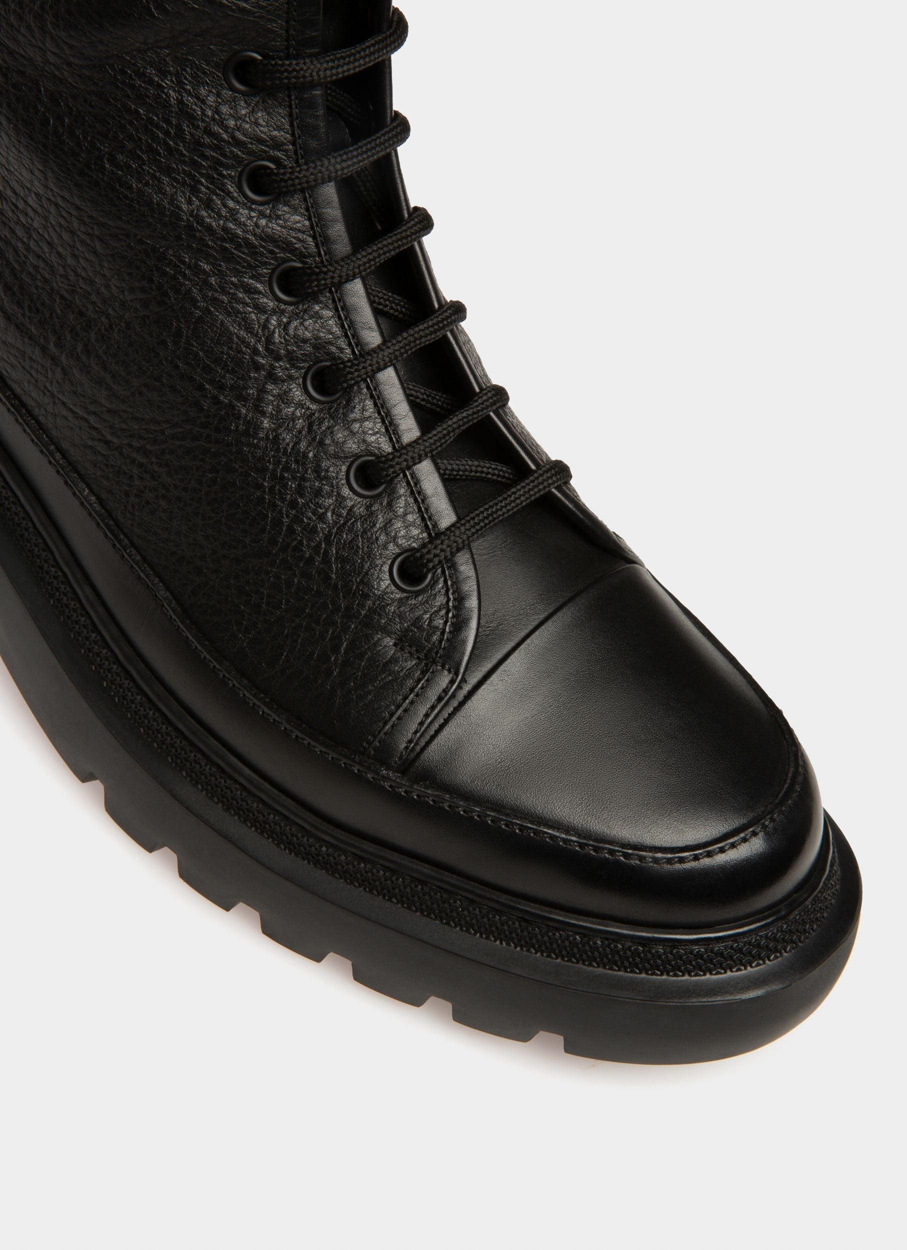 Bally Global - Vatiz Leather Boots In Black - Black