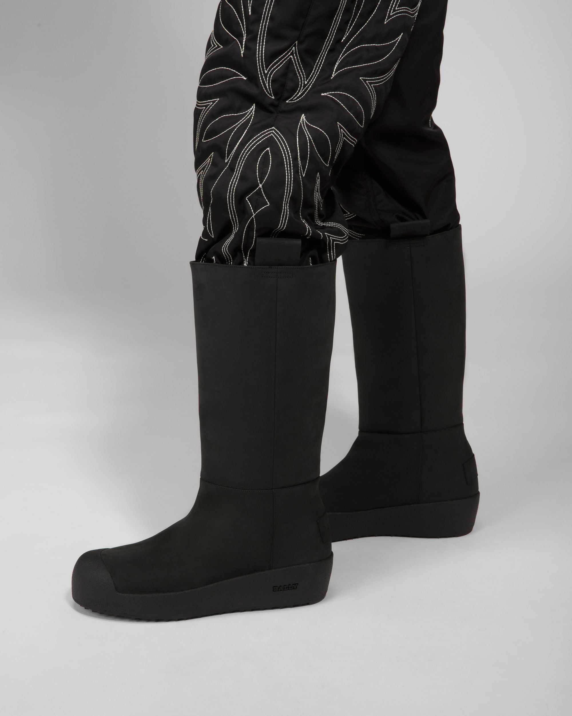 Bally Global - Jackson Leather Snow Boots In Black - Black