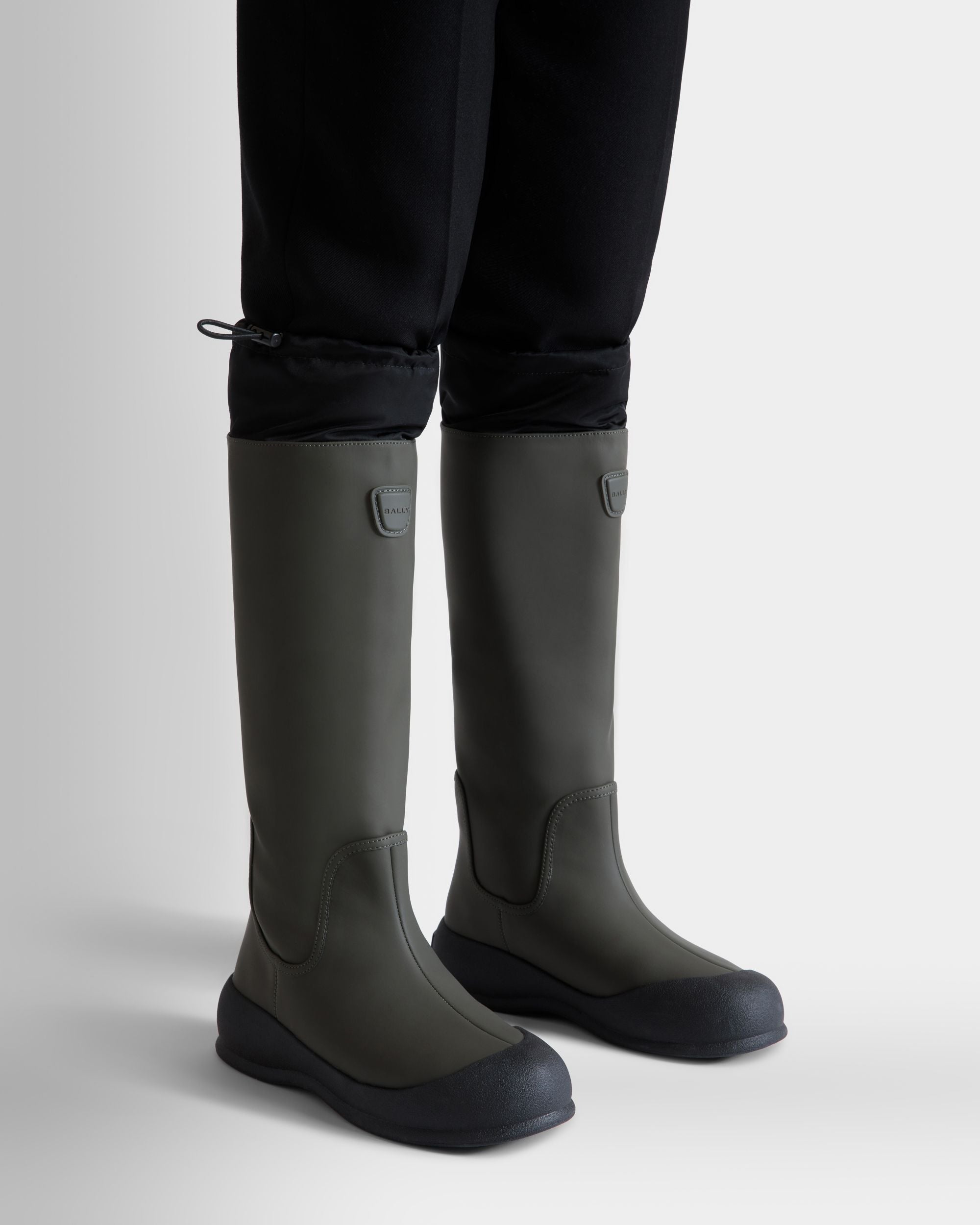 Bally Global - Frei Boot in Military Green Rubberized Leather - Verde