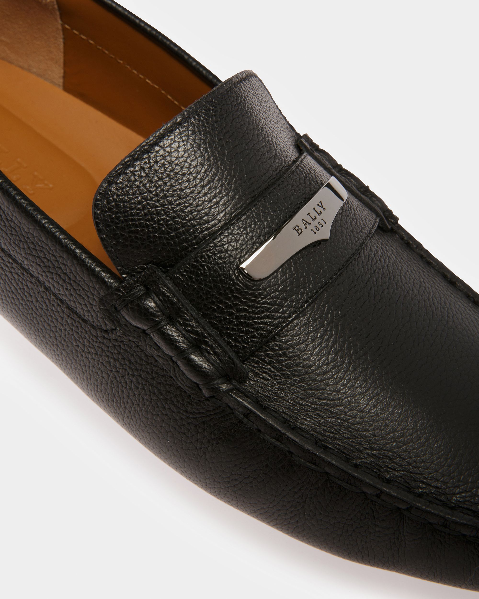 Bally Global - Pivial Leather Drivers In Black - Black