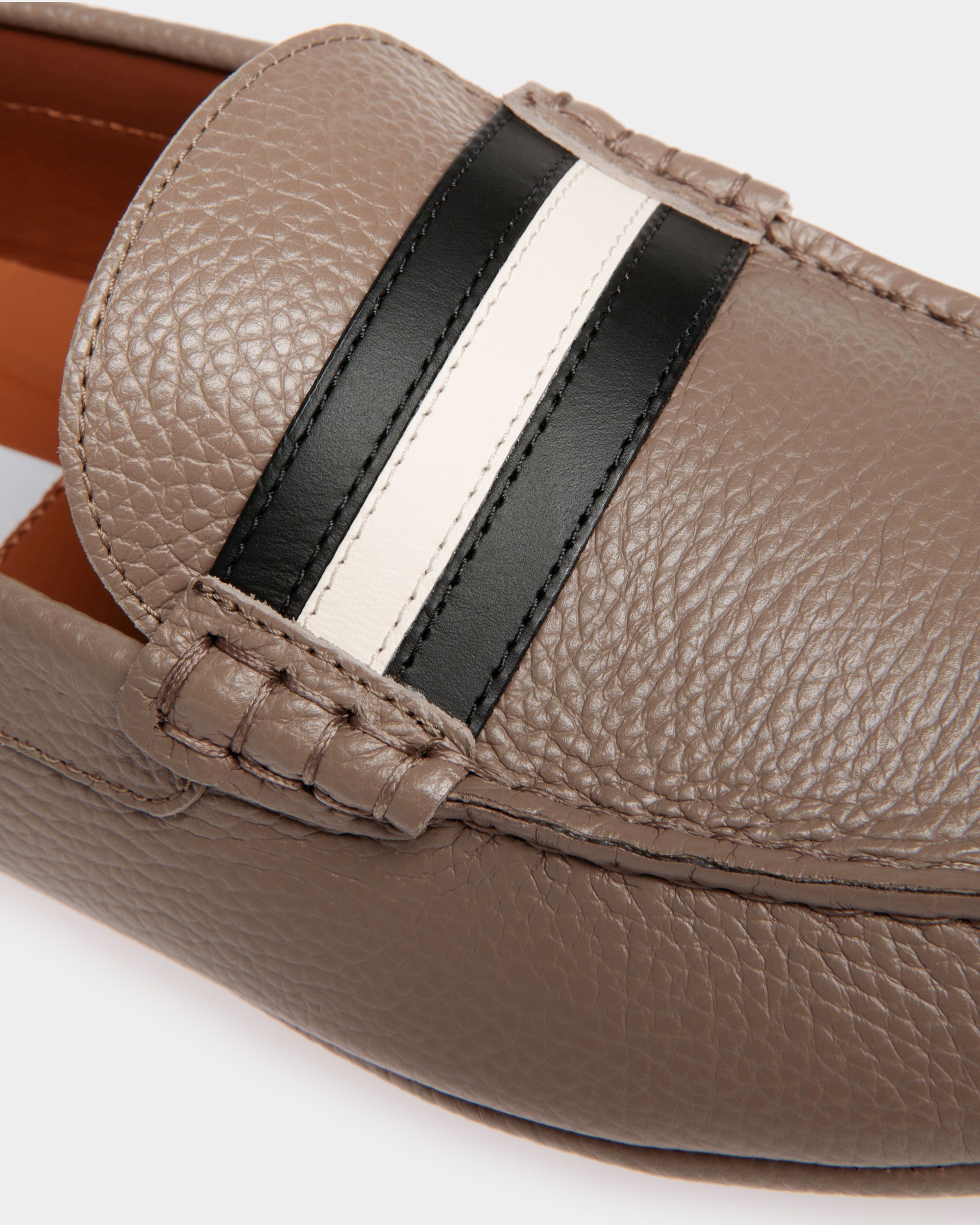 Bally Global - Kerbs Driver In Beige Grained Leather - Beige
