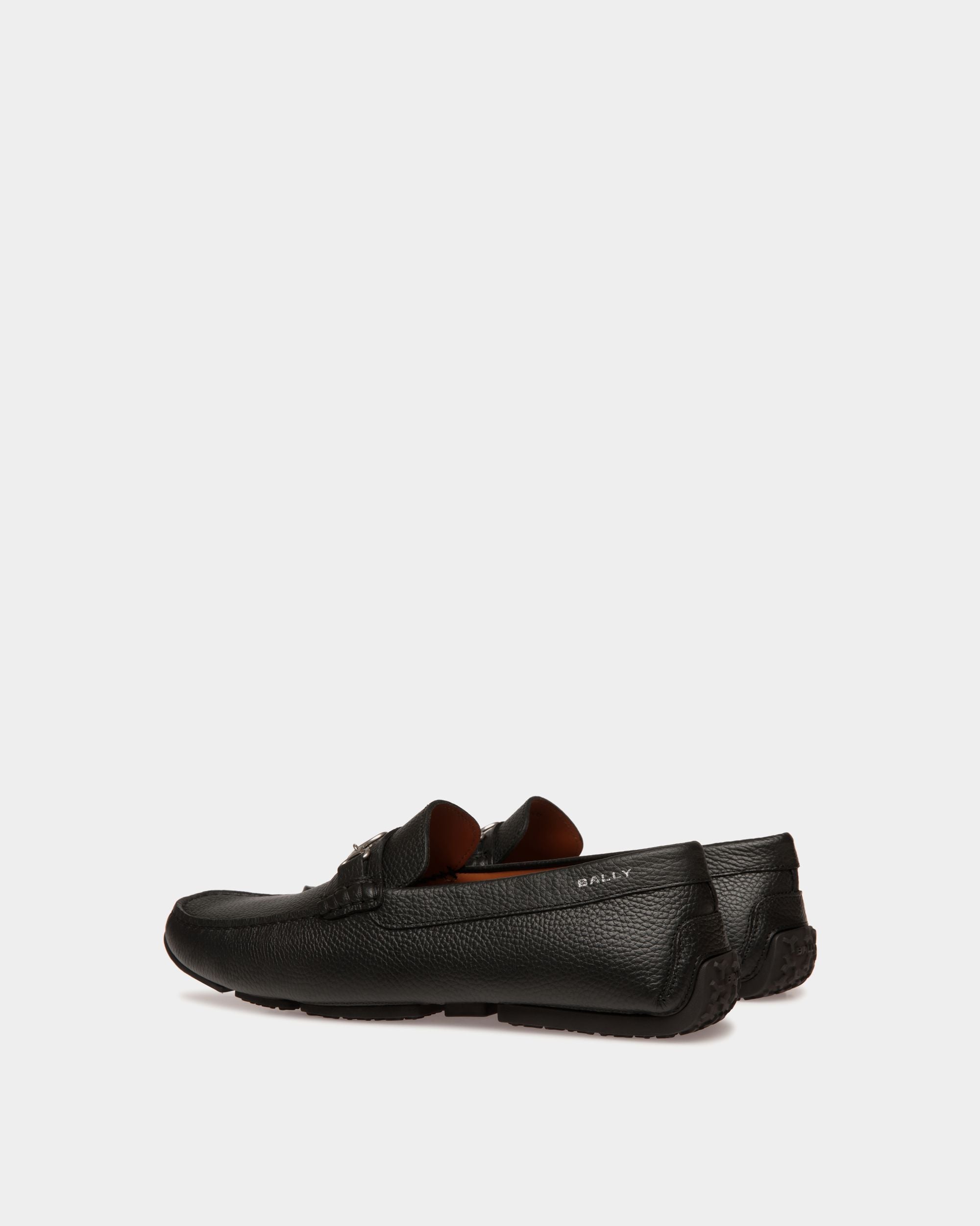 Bally Global - Pilot Driver in Black Grained Leather - Black