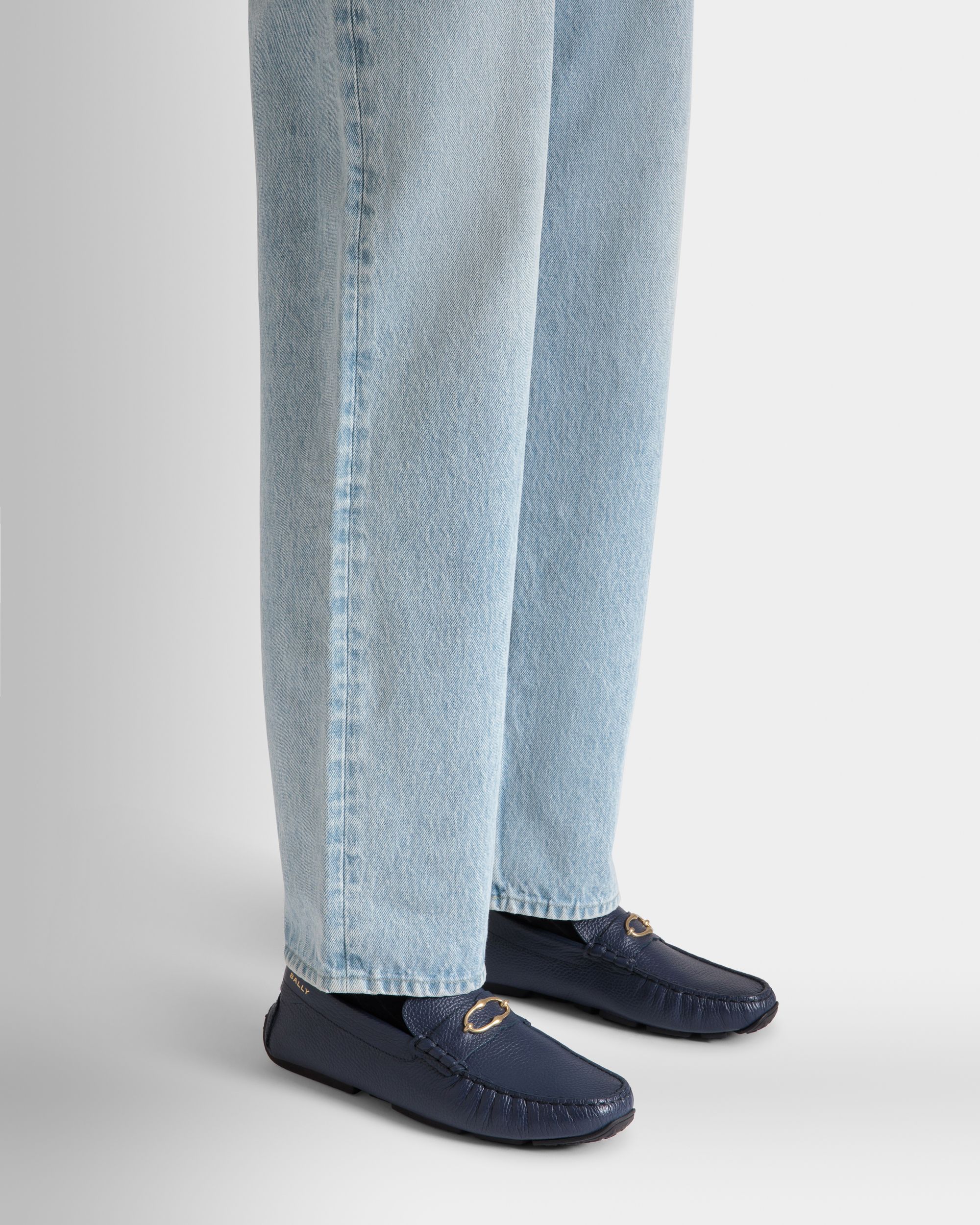 Bally Global - Pilot Driver In Navy Blue Grained Leather - Blue