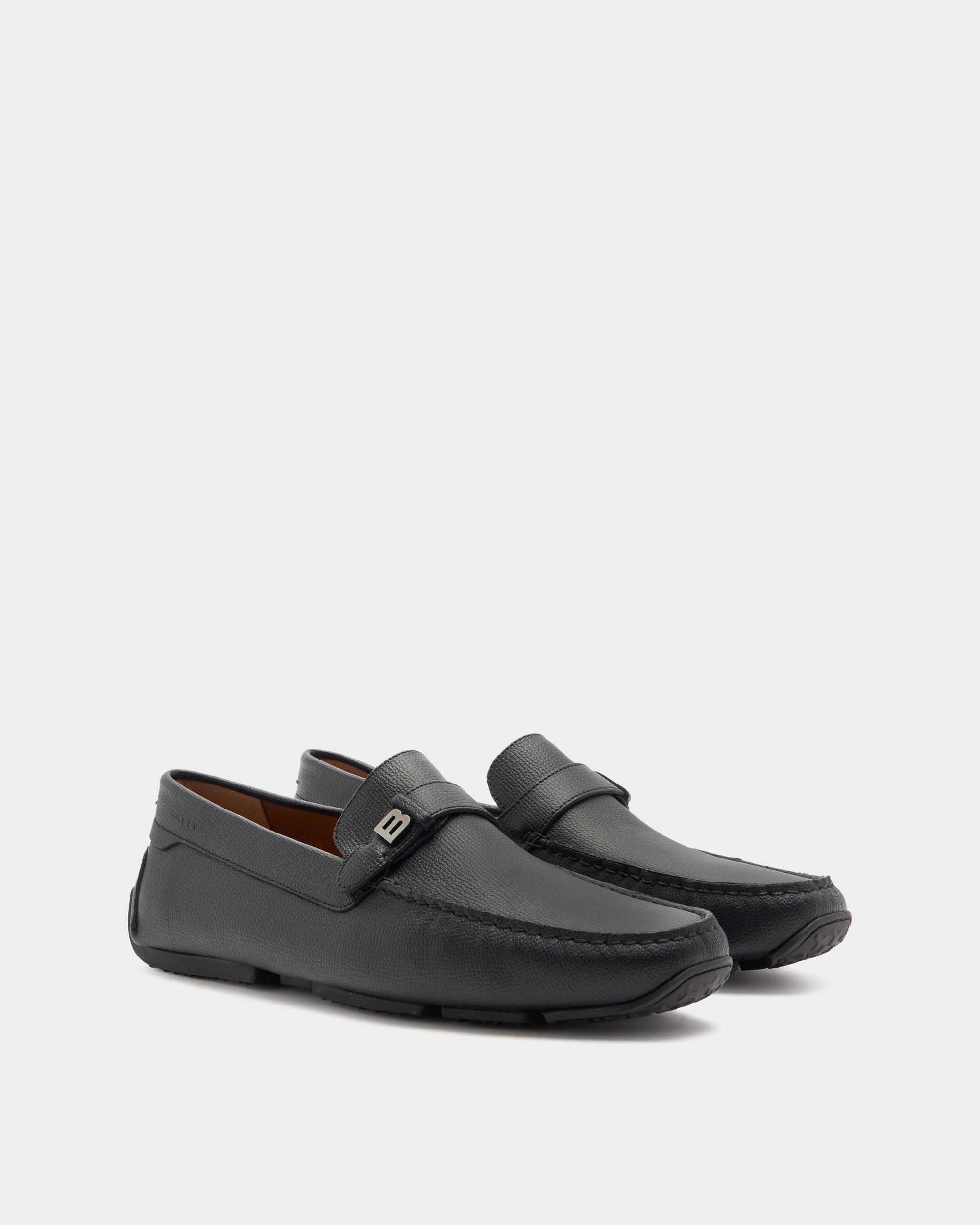 Bally Global - Pilot Driver in Black Grained Leather - Black