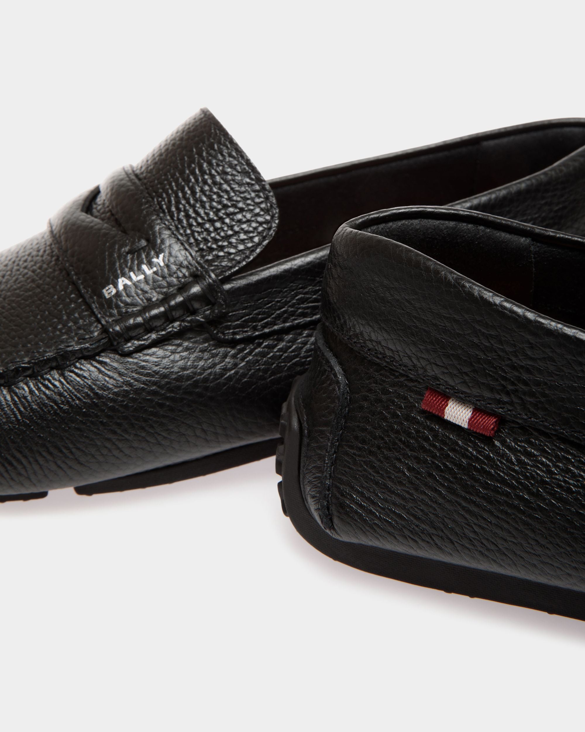 Bally Global - Pilot Driver in Black Grained Leather - Black
