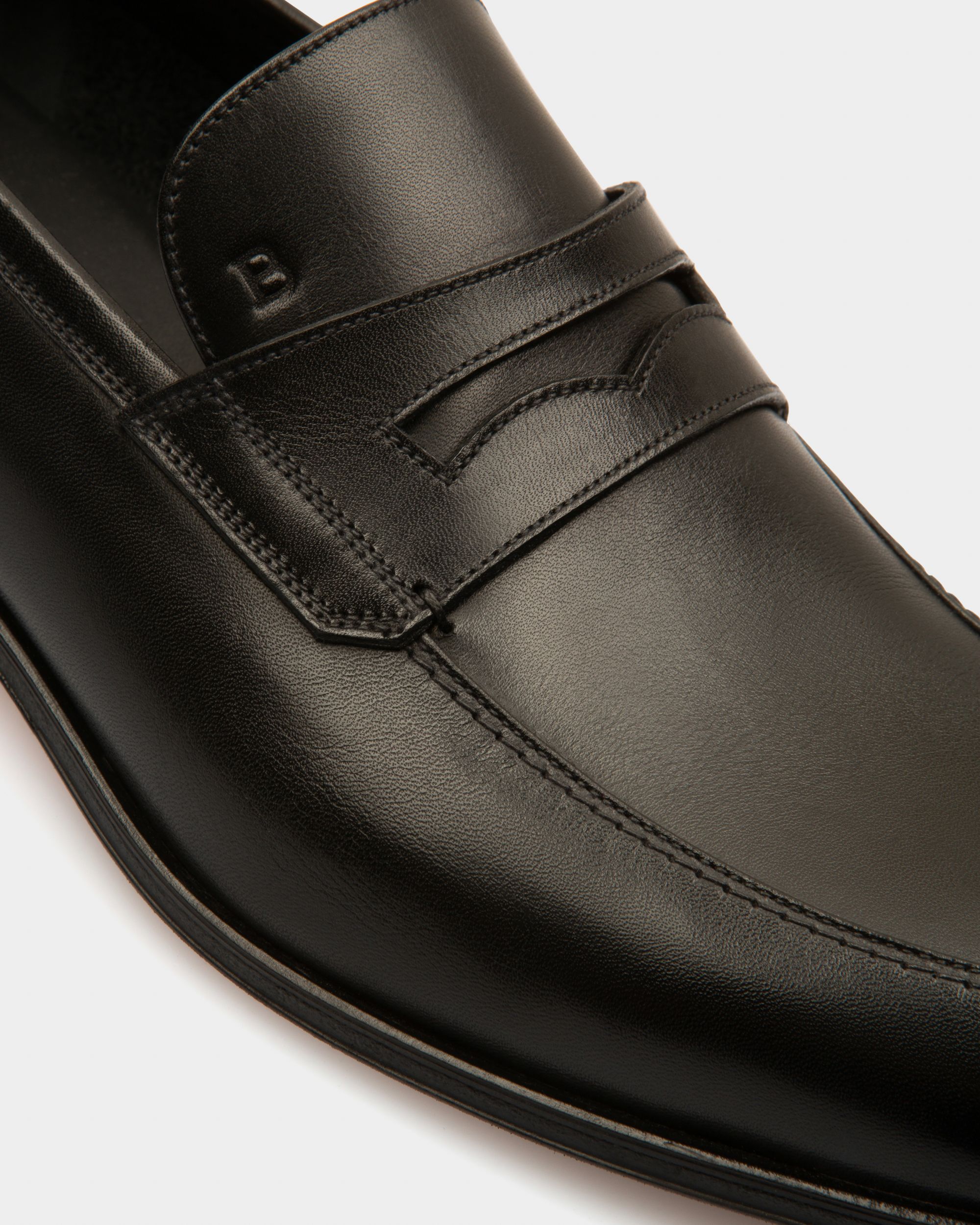 Bally Global - Webb Leather Loafers In Black - Black