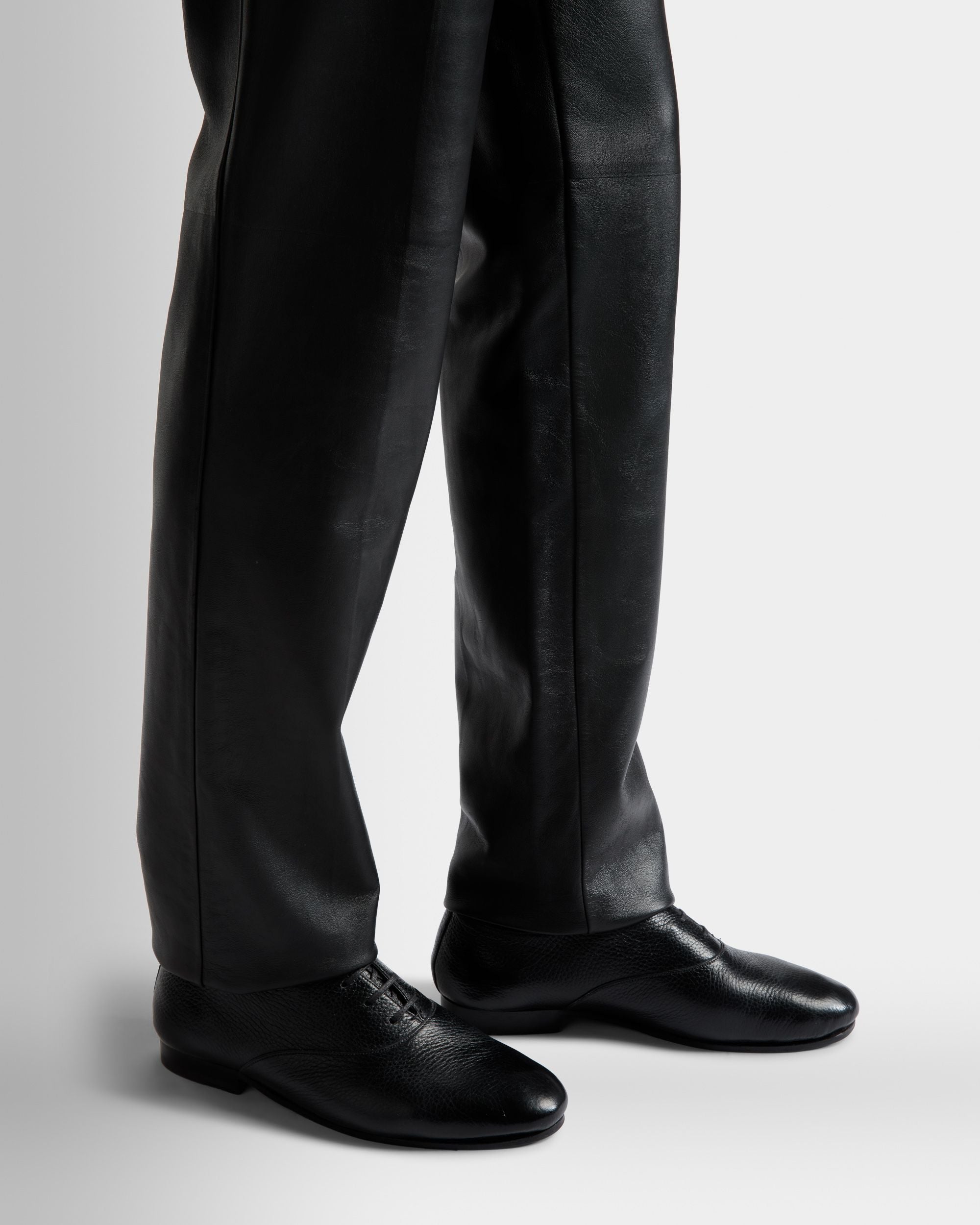 Bally Global - Pinte Oxfords In Black Leather - Black