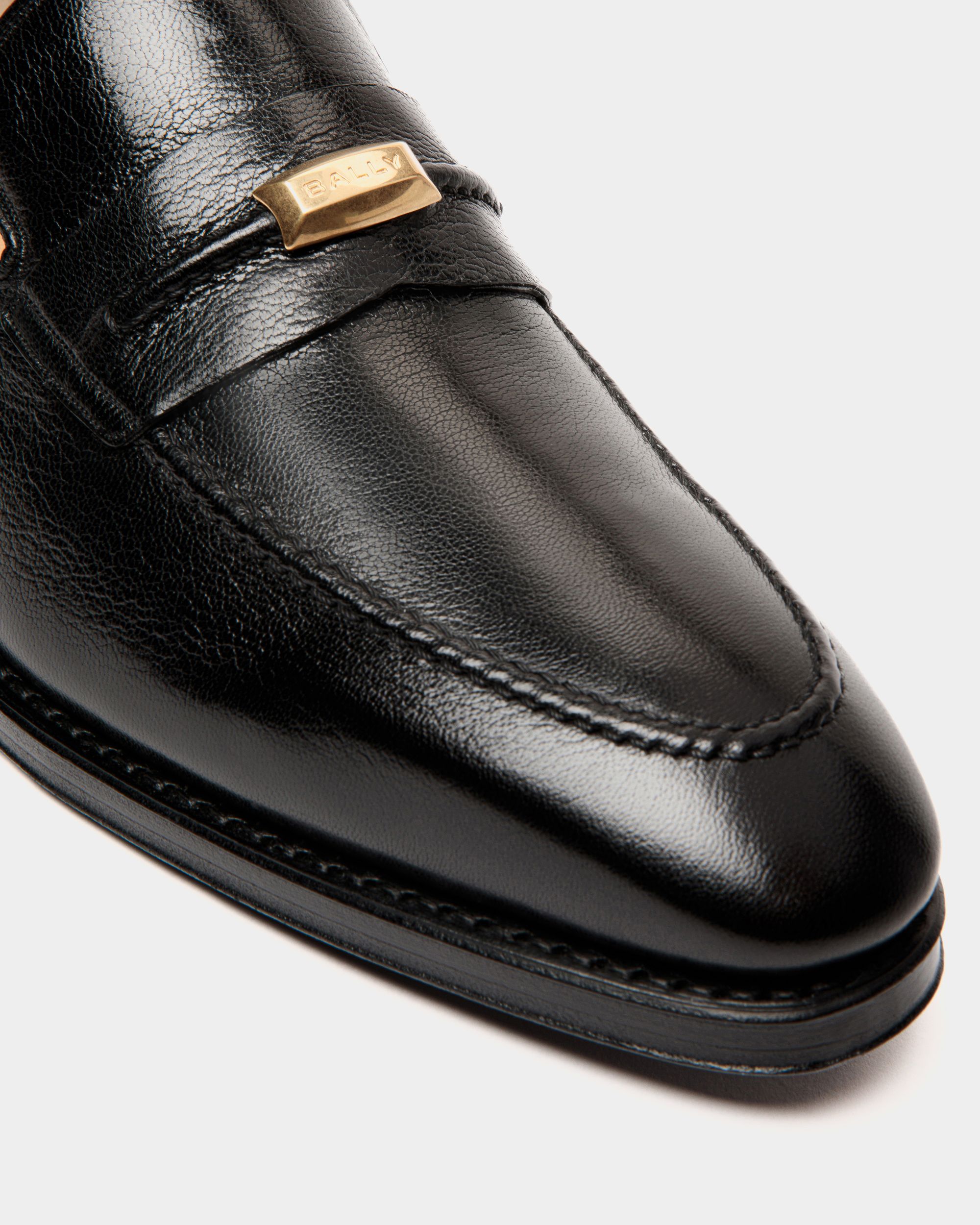 Bally Global - Scribe Loafer in Black Leather - Black
