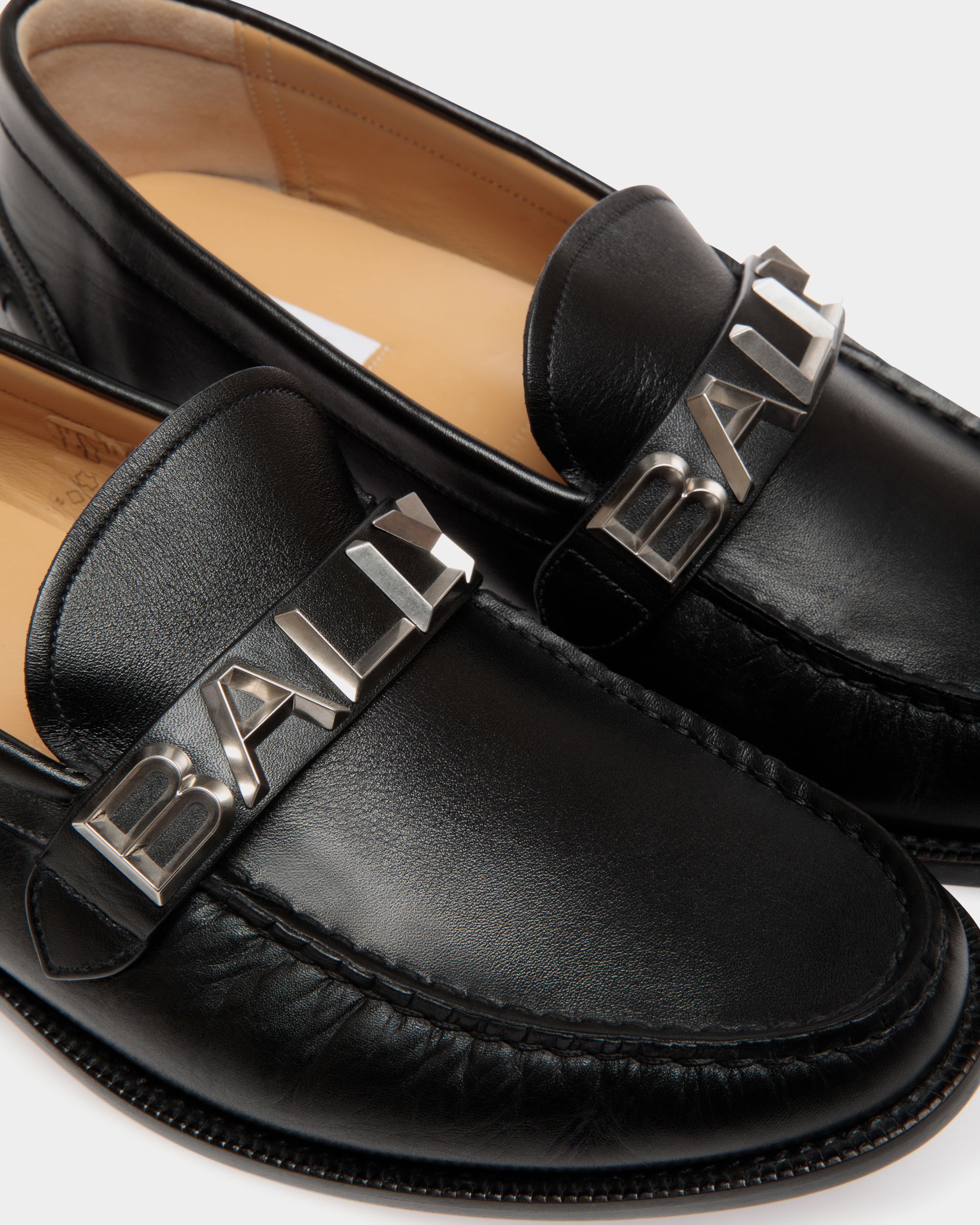Bally Global - Oregon Moccassins In Black Leather - Black