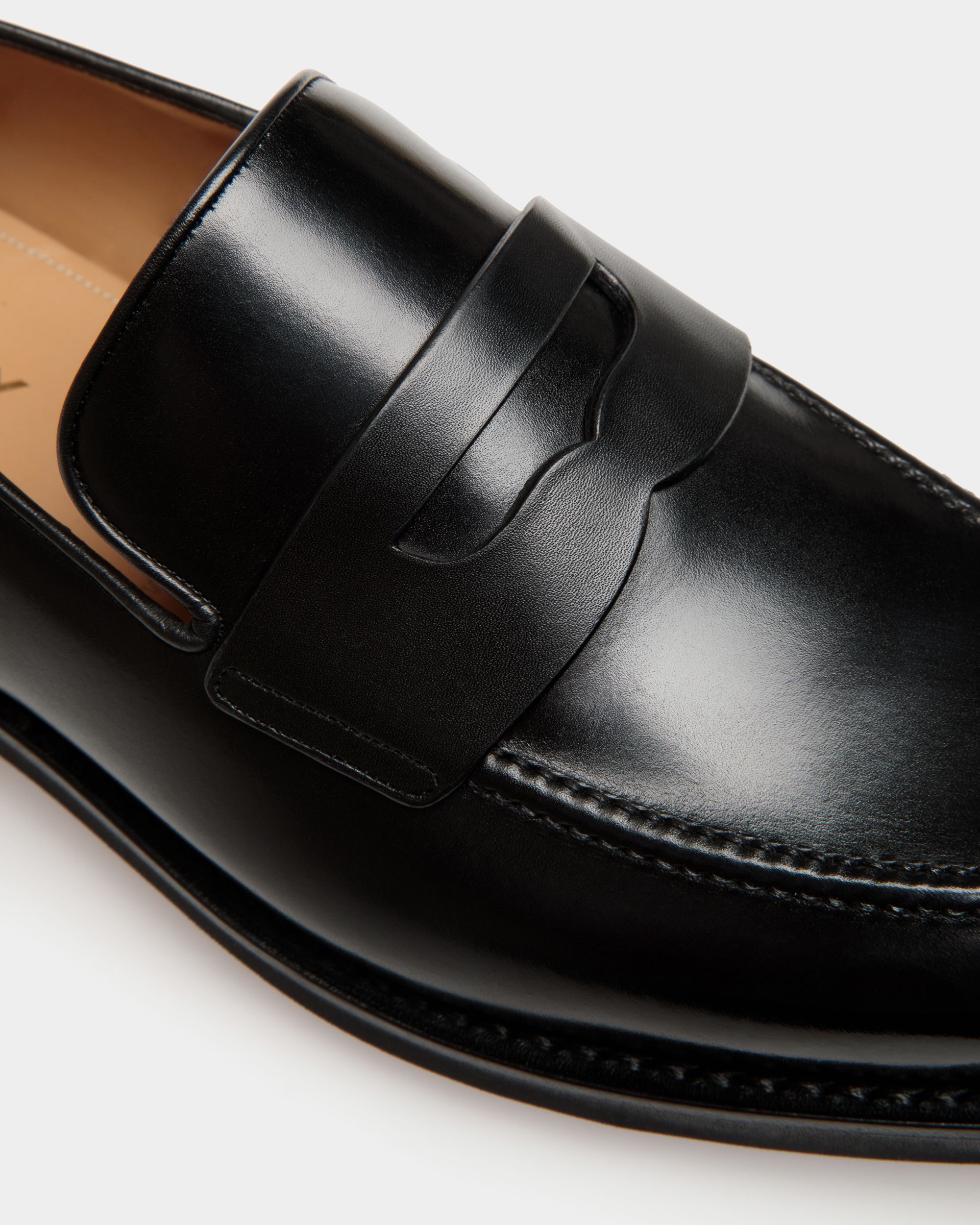 Bally Global - Scribe Un Loafer In Black Leather - Black