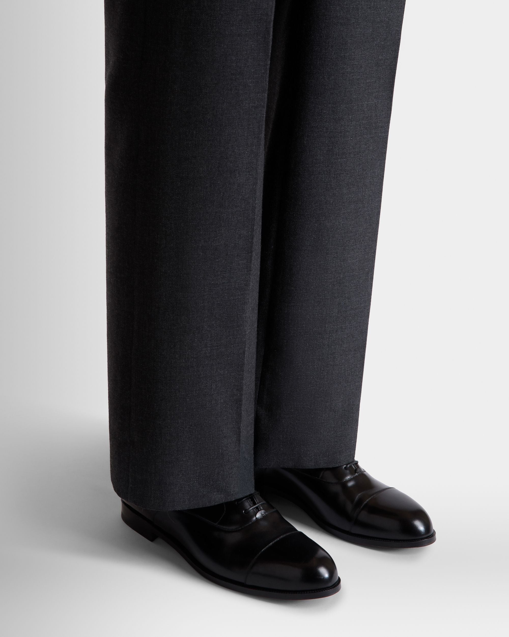 Bally Global - Carl Oxford in Black Leather - Black