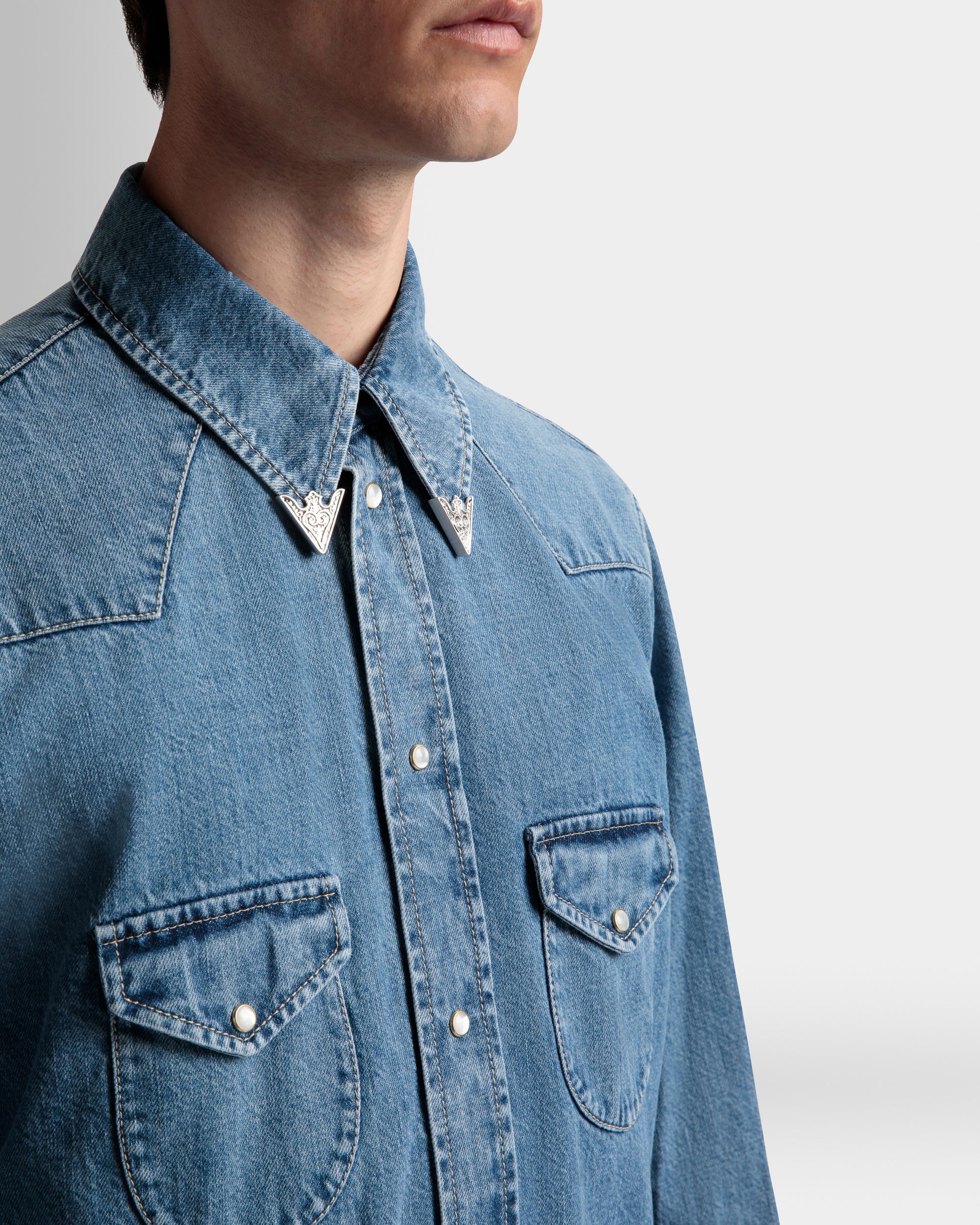 Bally Global - Camisa Tejana De Denim En Azul Claro - Azul