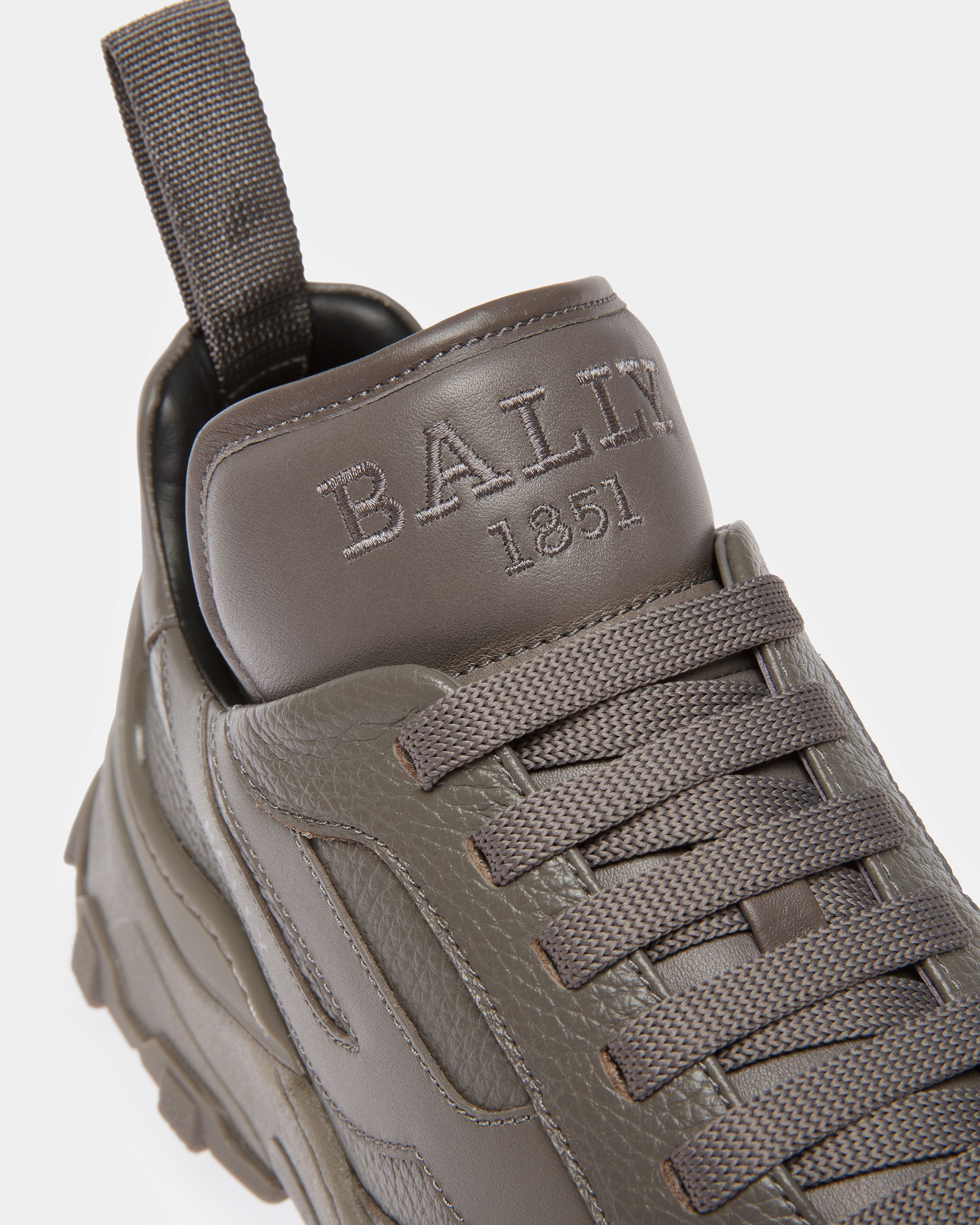 Bally Global - Holden Leather Sneakers In Dark Mineral - Gris