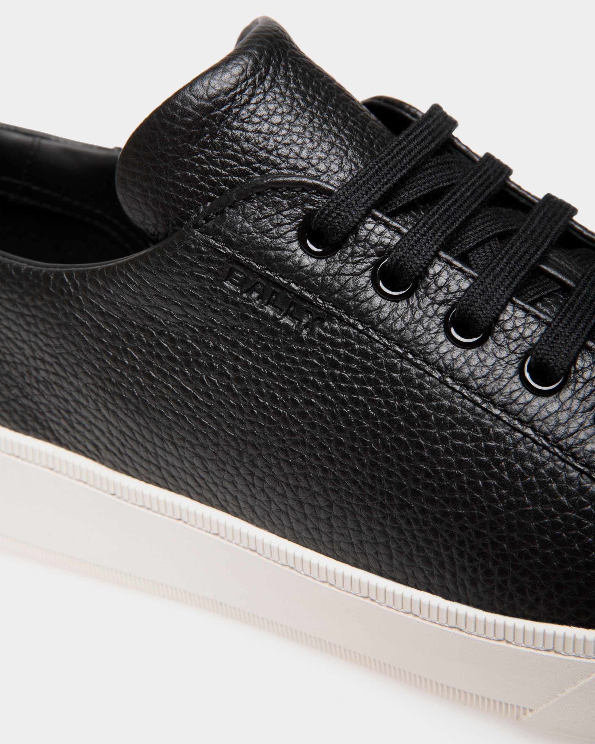 Bally Global - Raise Sneaker In Black Grained Leather - Black