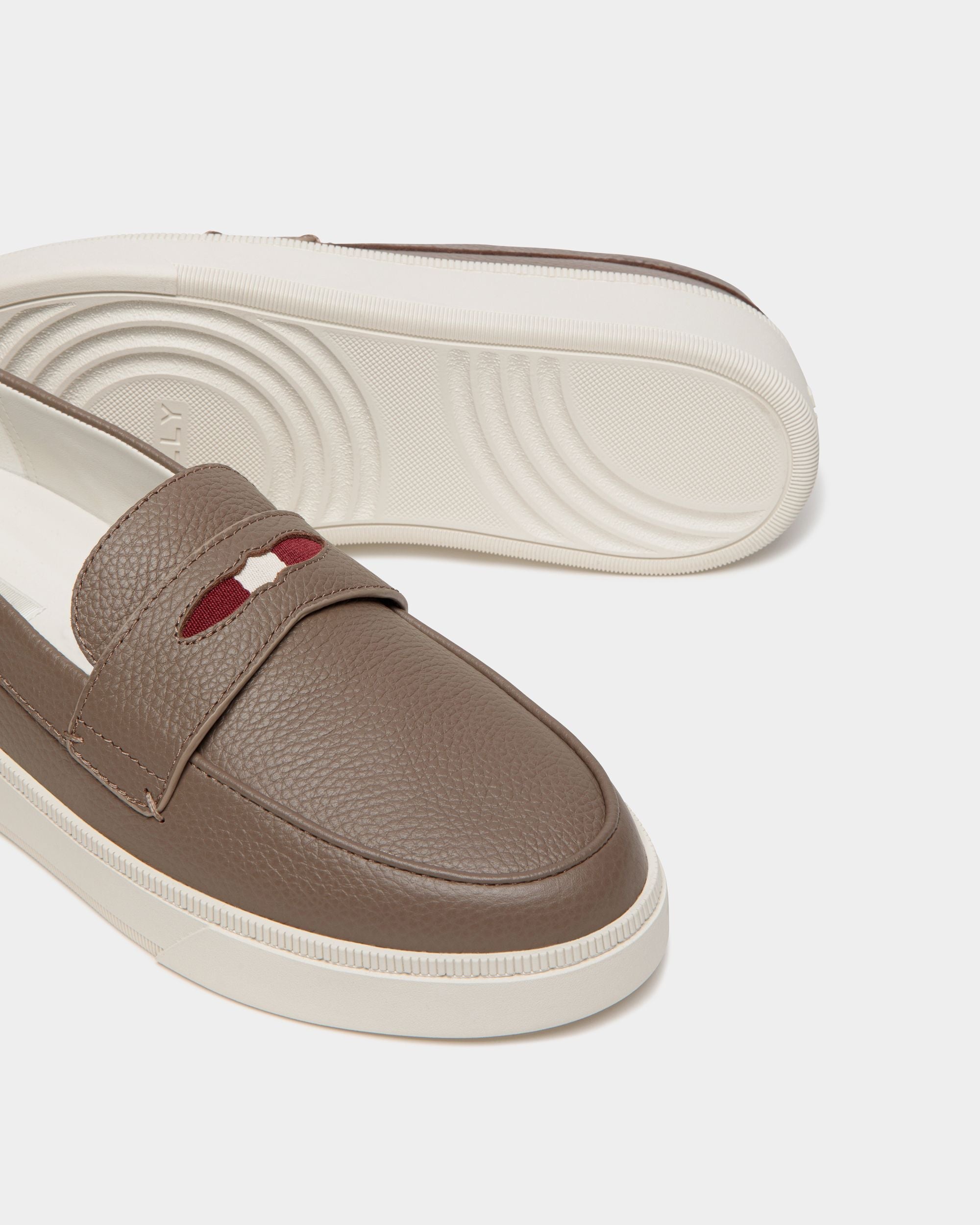 Bally Global - Raise Sneaker In Taupe Grained Leather - Brown