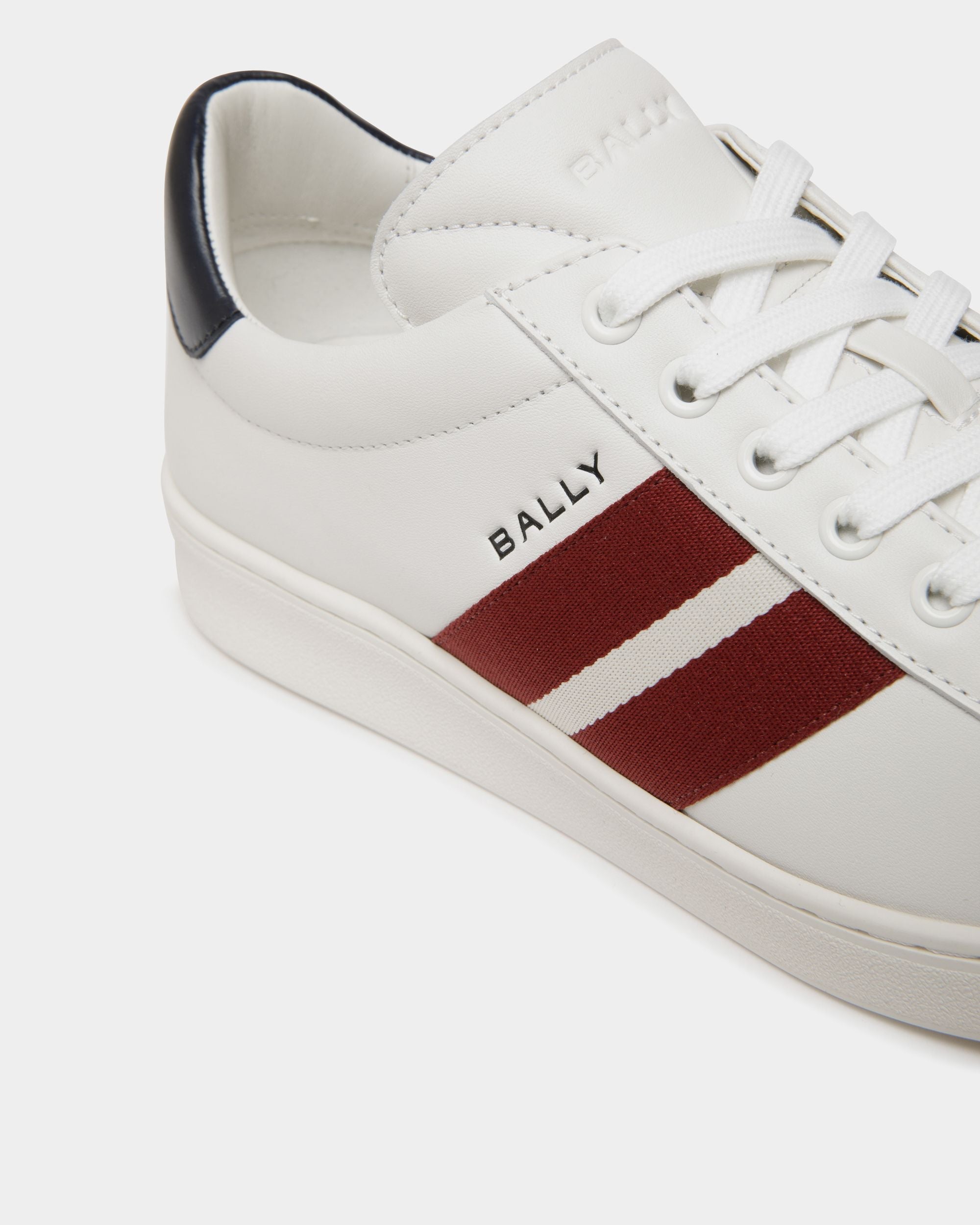Bally Global - Sneaker Tennis En Cuir Blanc Et Navy Blue - Blanc