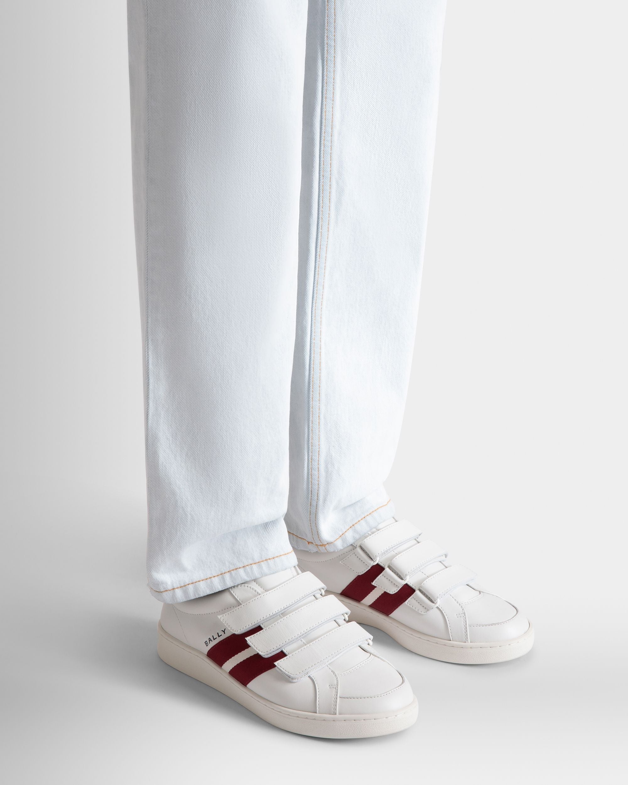 Bally Global - Sneaker Tennis En Cuir Blanc Et Navy Blue - Blanc