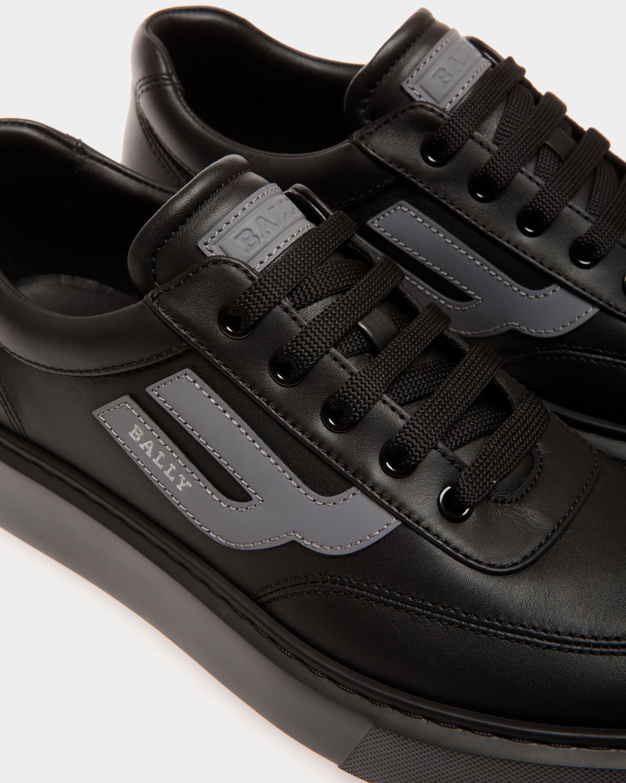 Bally Global - Sneaker in Black Leather - Black