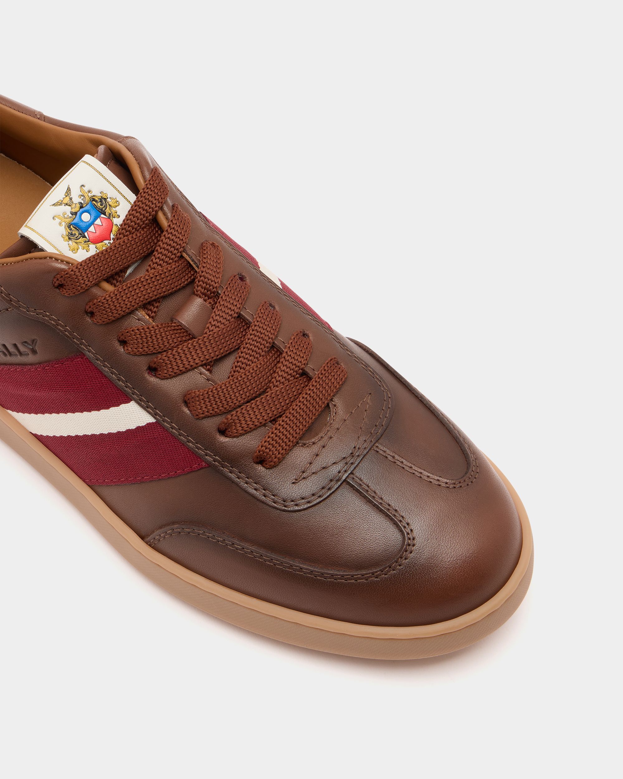 Bally Global - Retro Crest Sneaker In Brown Leather - Brown