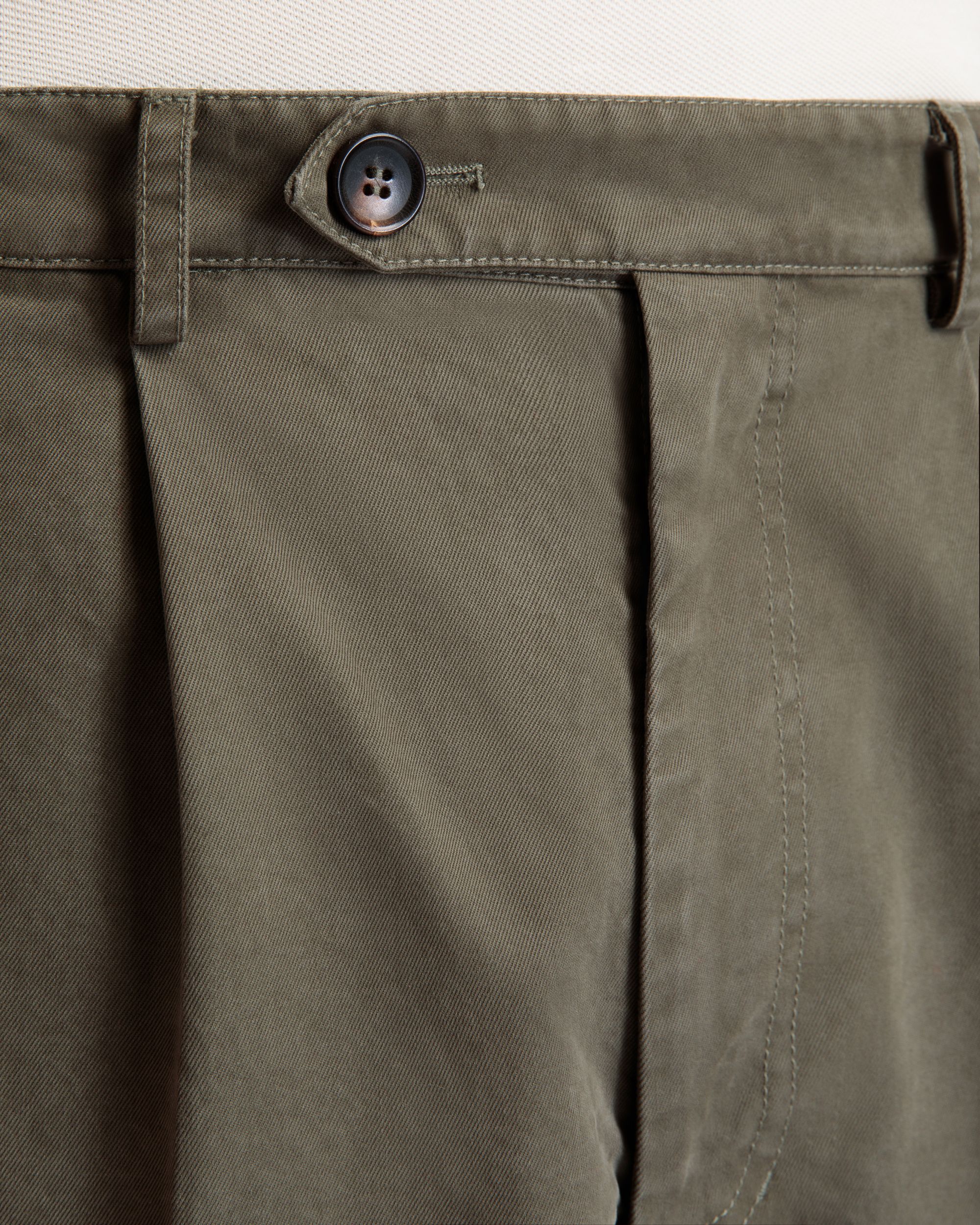 Bally Global - Regular Pleated Pants In Military Green Cotton - Green