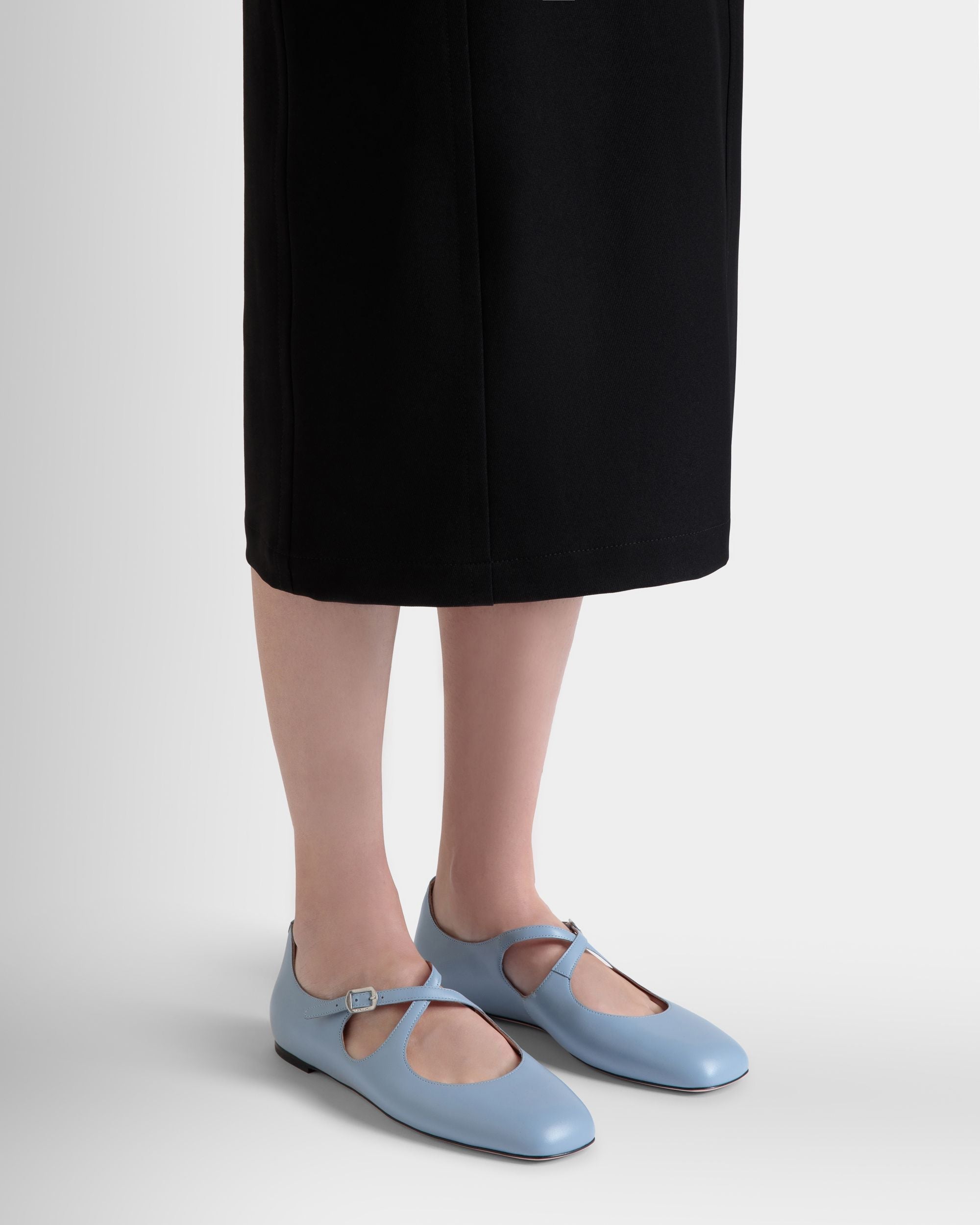 Bally Global - Chaussure À Talon Plat Ballyrina En Cuir Light Blue - Bleu